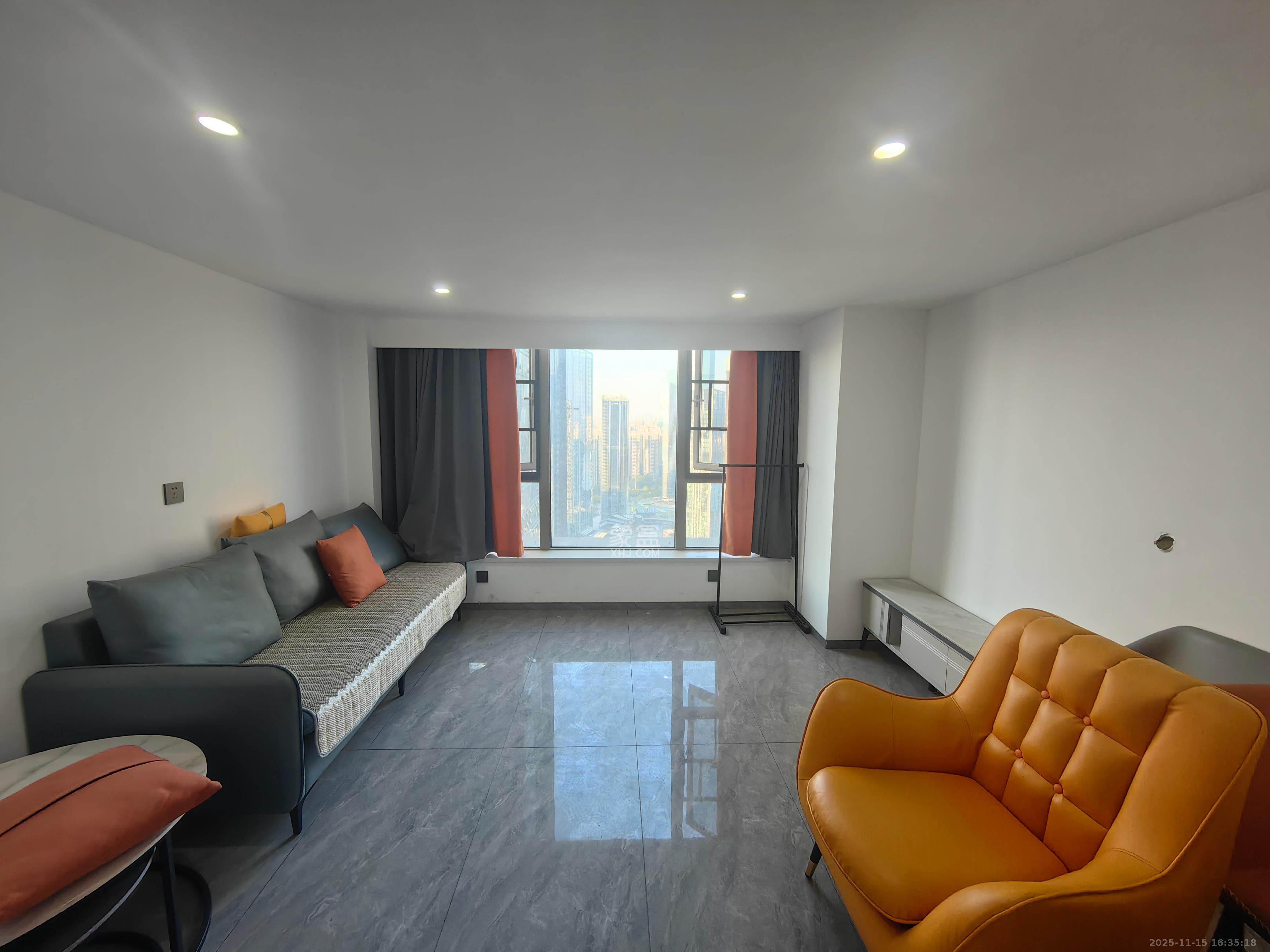 梅溪湖金茂湾  2室1厅1卫    1900.0元/月室内图