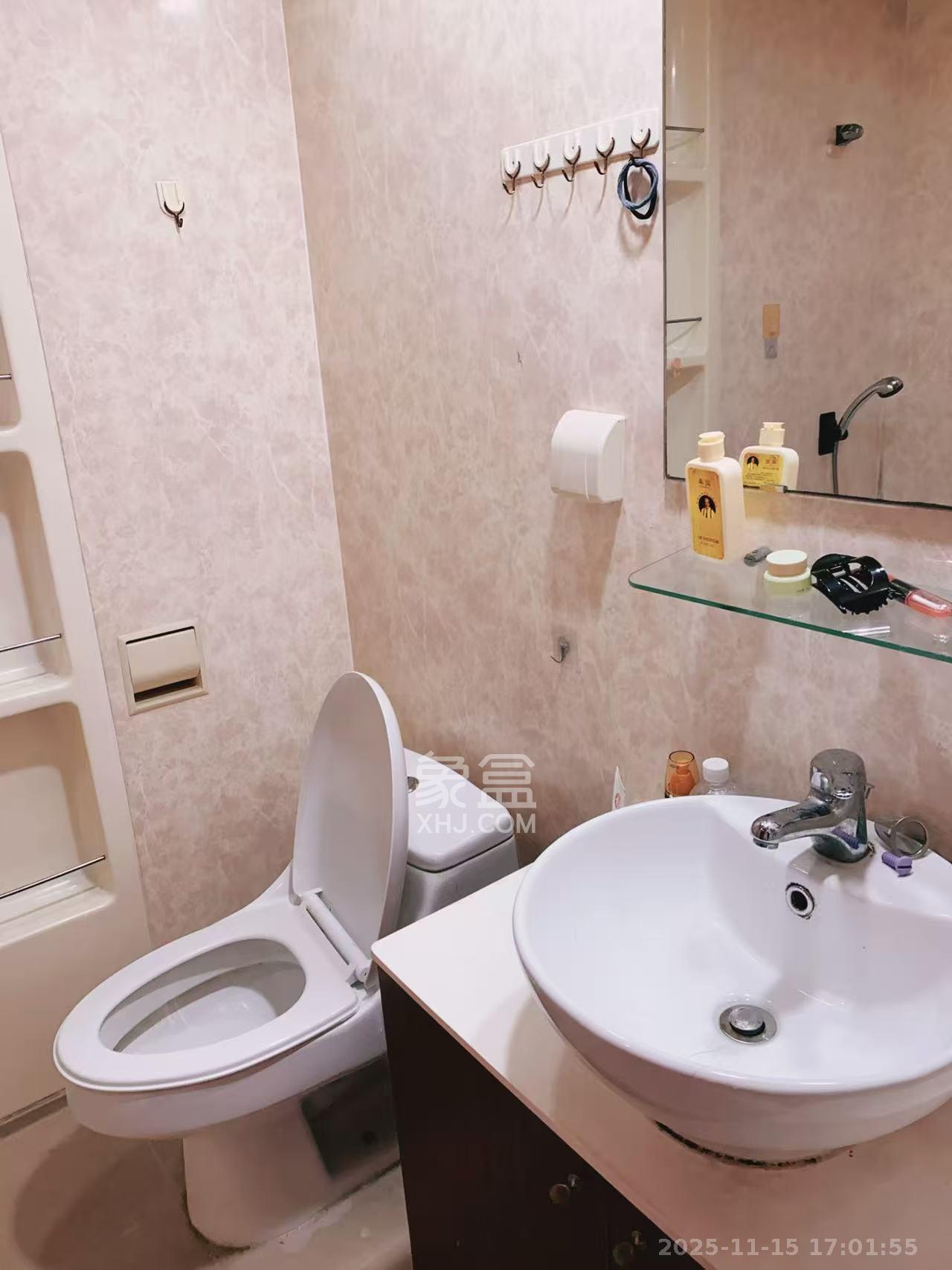 盛世美居荷园  1室2厅1卫    3000.0元/月室内图