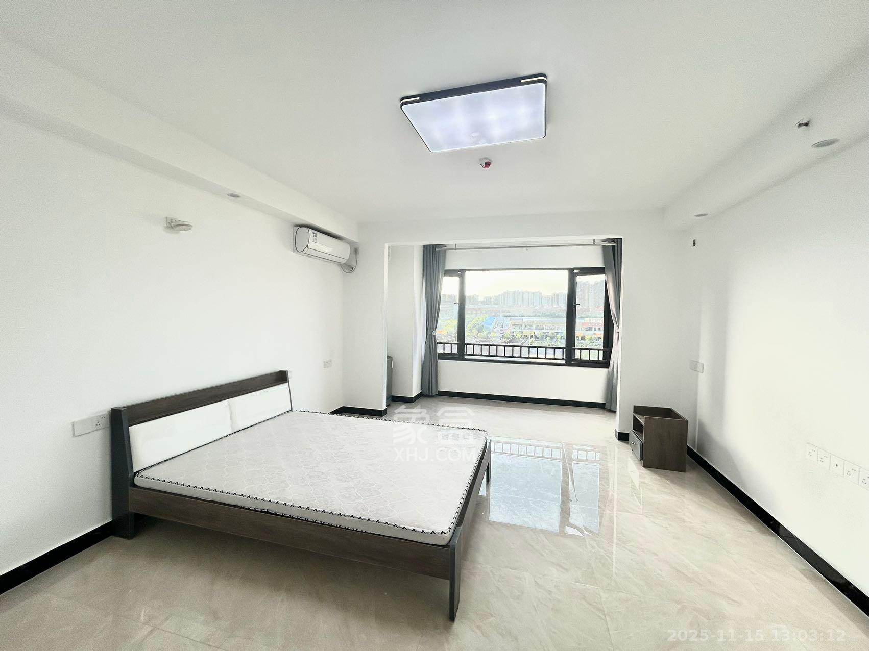 中海珑悦府  1室0厅0卫    1300.0元/月