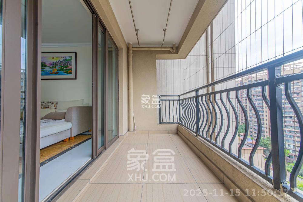 碧桂园公园壹号(凯怡茗苑) 3室2厅2卫 1900.0元/月 碧桂园公园壹号(凯怡茗苑) 3室2厅2卫 1900.0元/月室内图