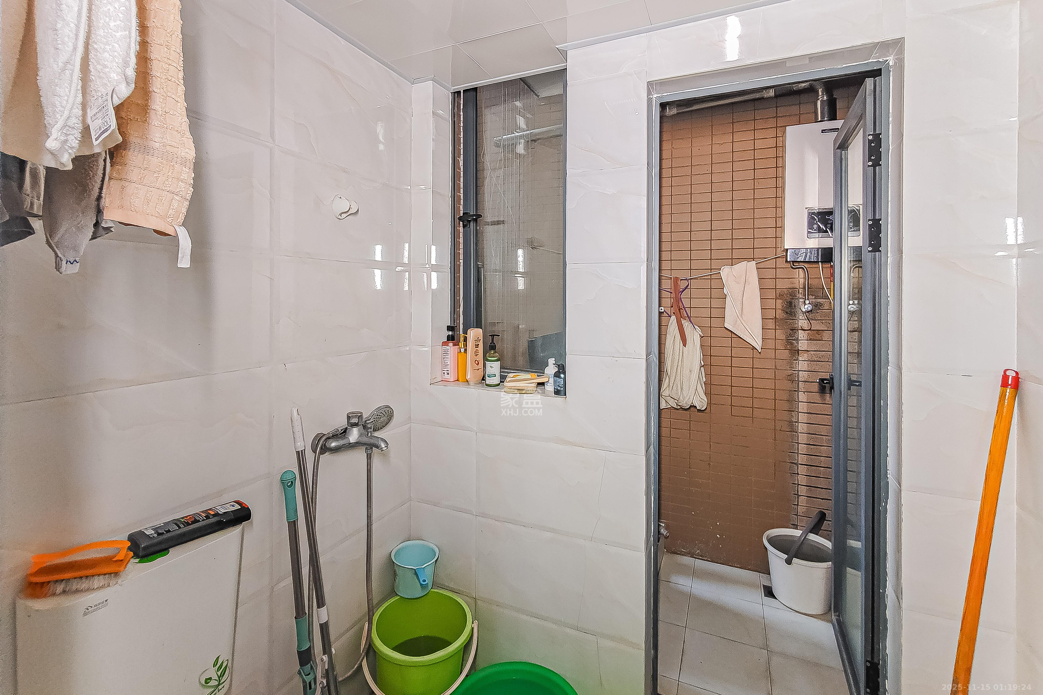 万博汇  2室1厅1卫    103.0万卫生间