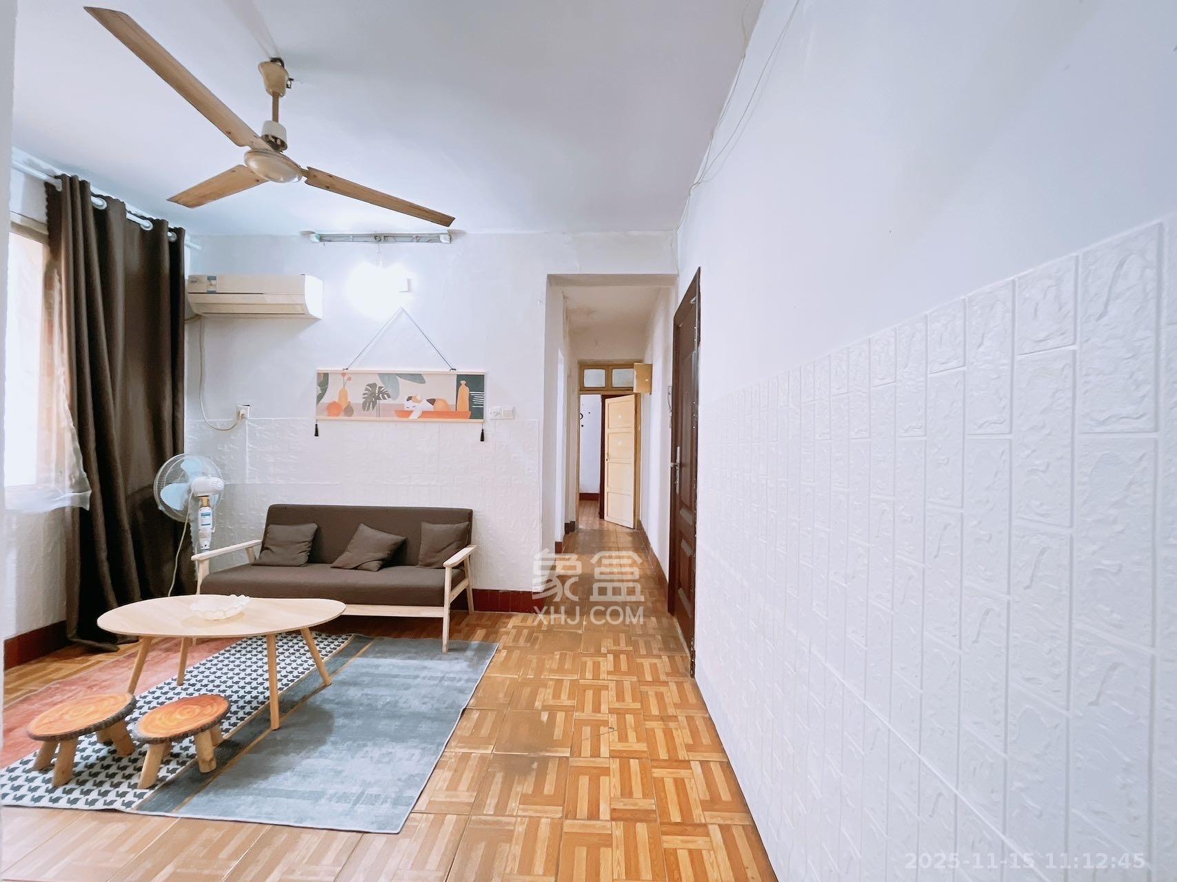 景园小区  2室1厅1卫    1800.0元/月室内图