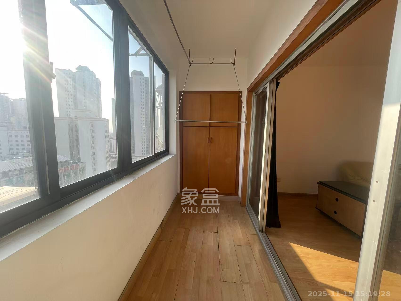 梓园大厦  4室2厅2卫    3800.0元/月室内图