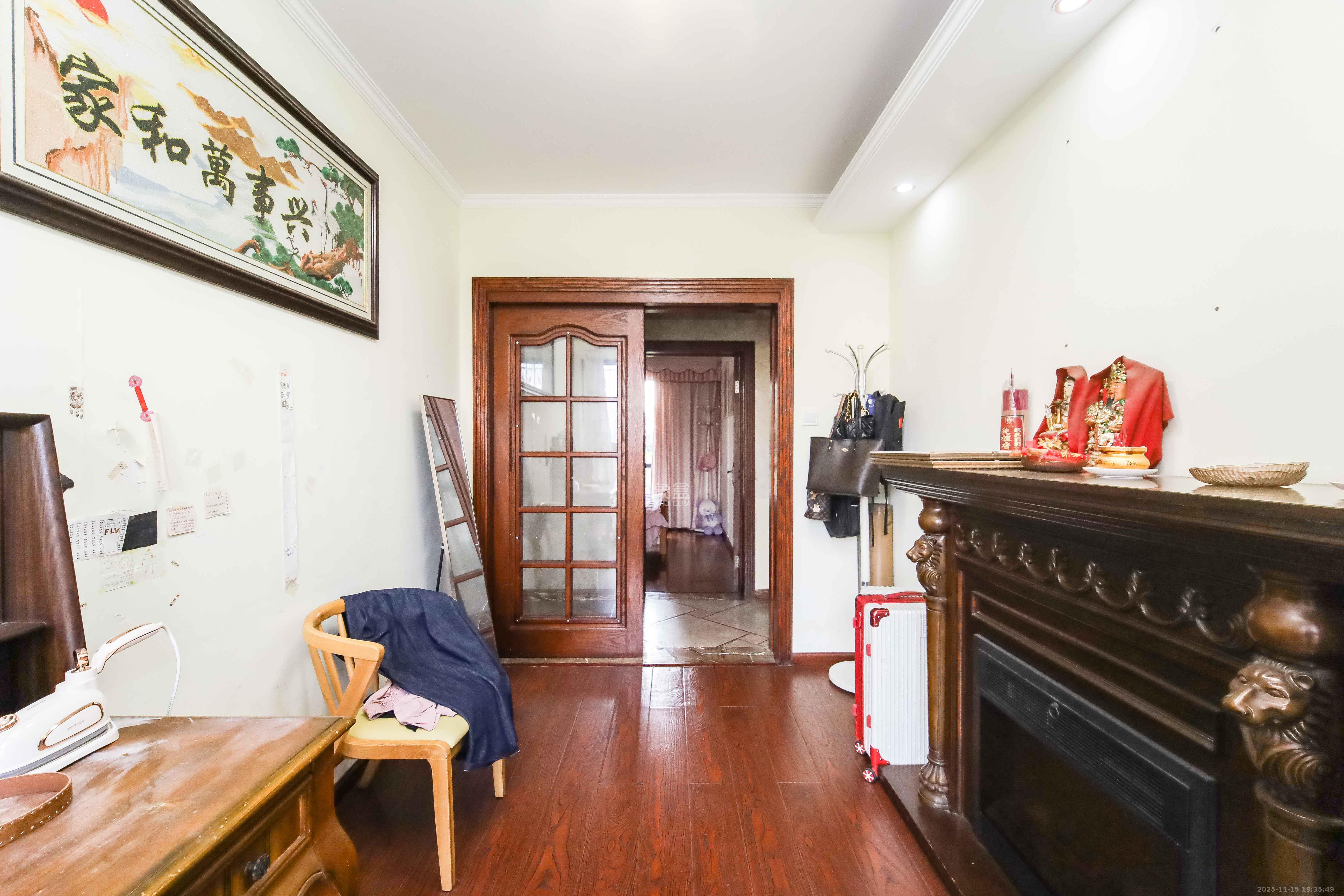 江河双水湾  4室2厅2卫    115.0万卧室