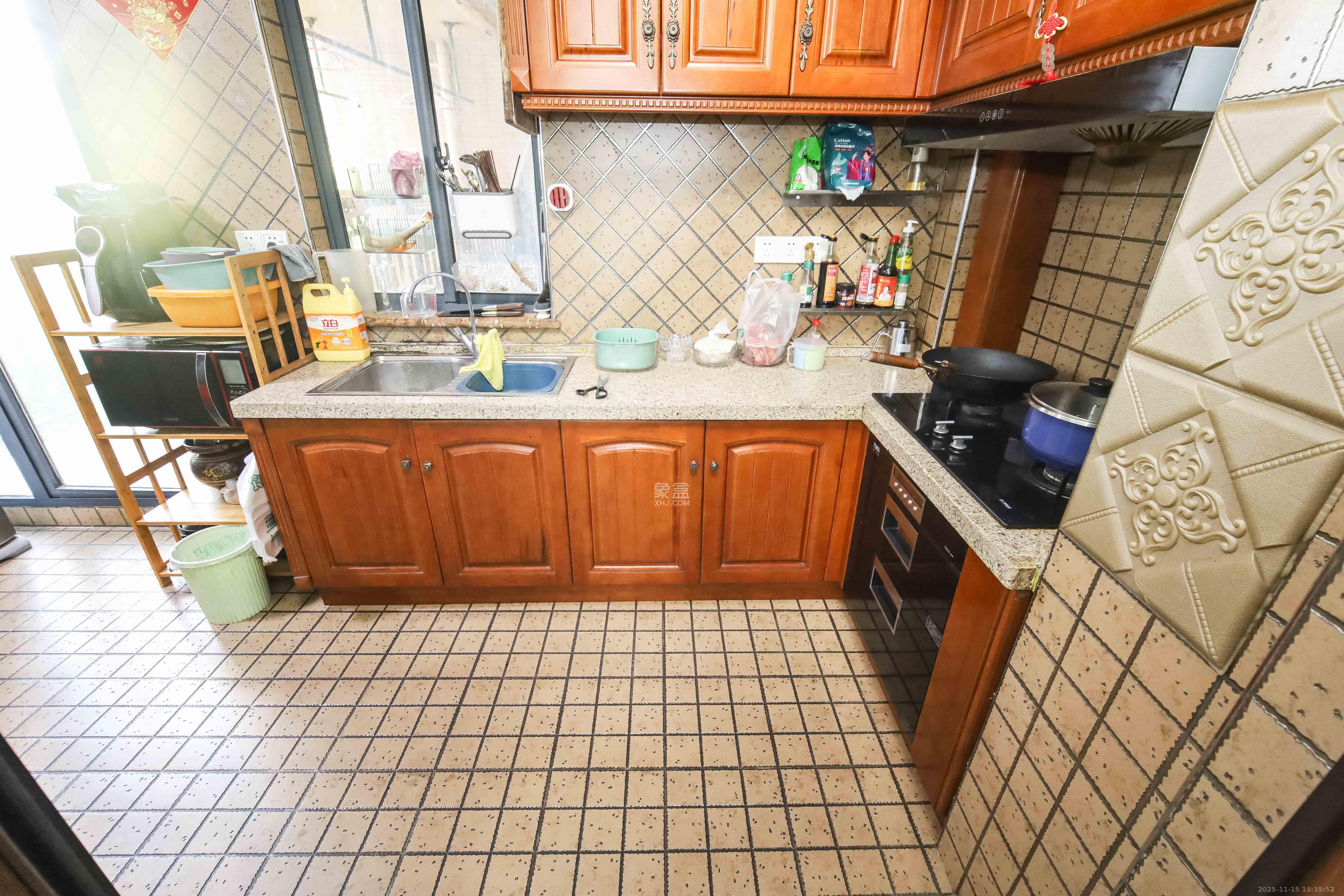 江河双水湾  4室2厅2卫    115.0万厨房