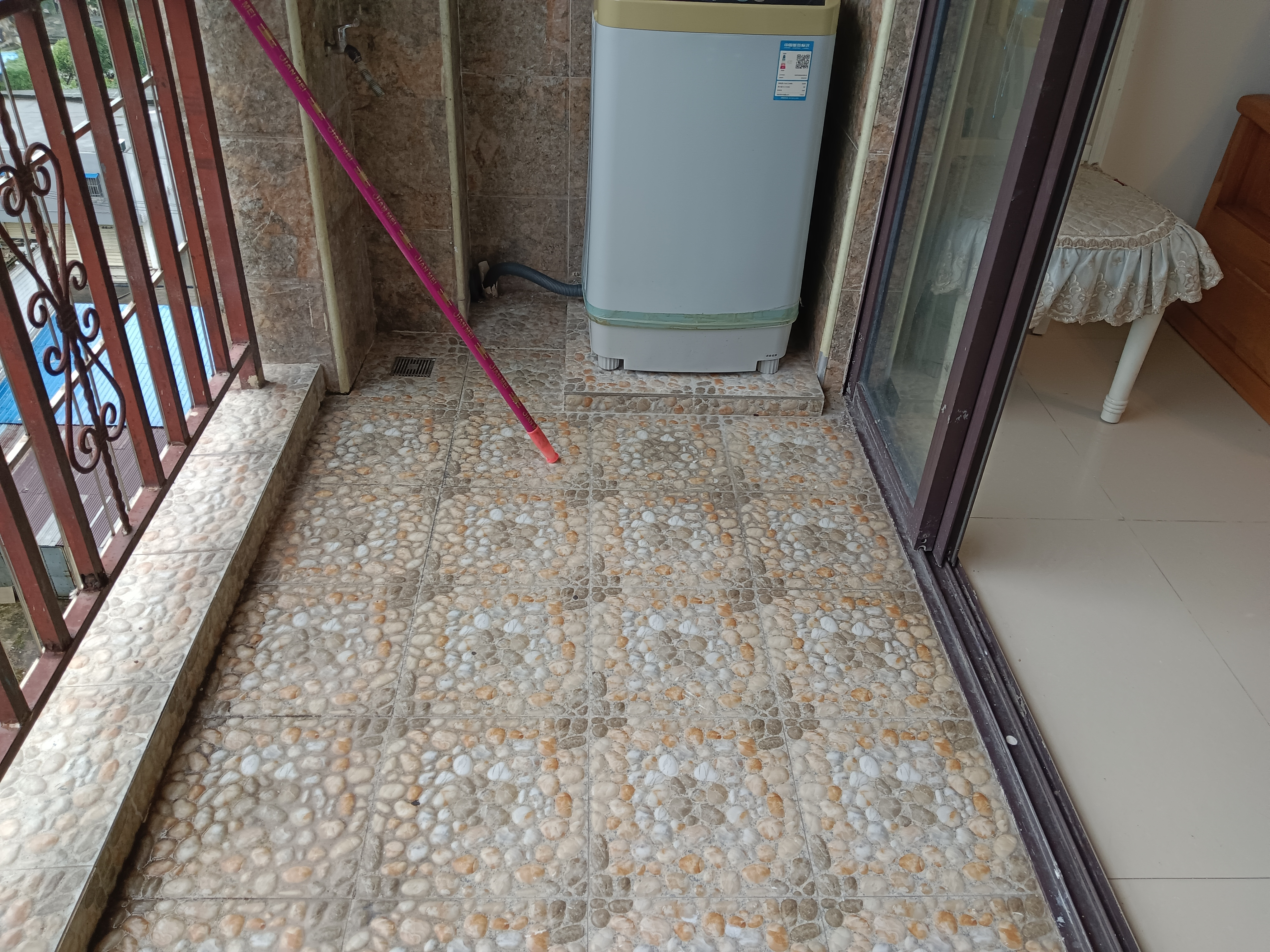 鑫生棕榈泉国际公馆  3室2厅1卫    2600.0元/月室内图