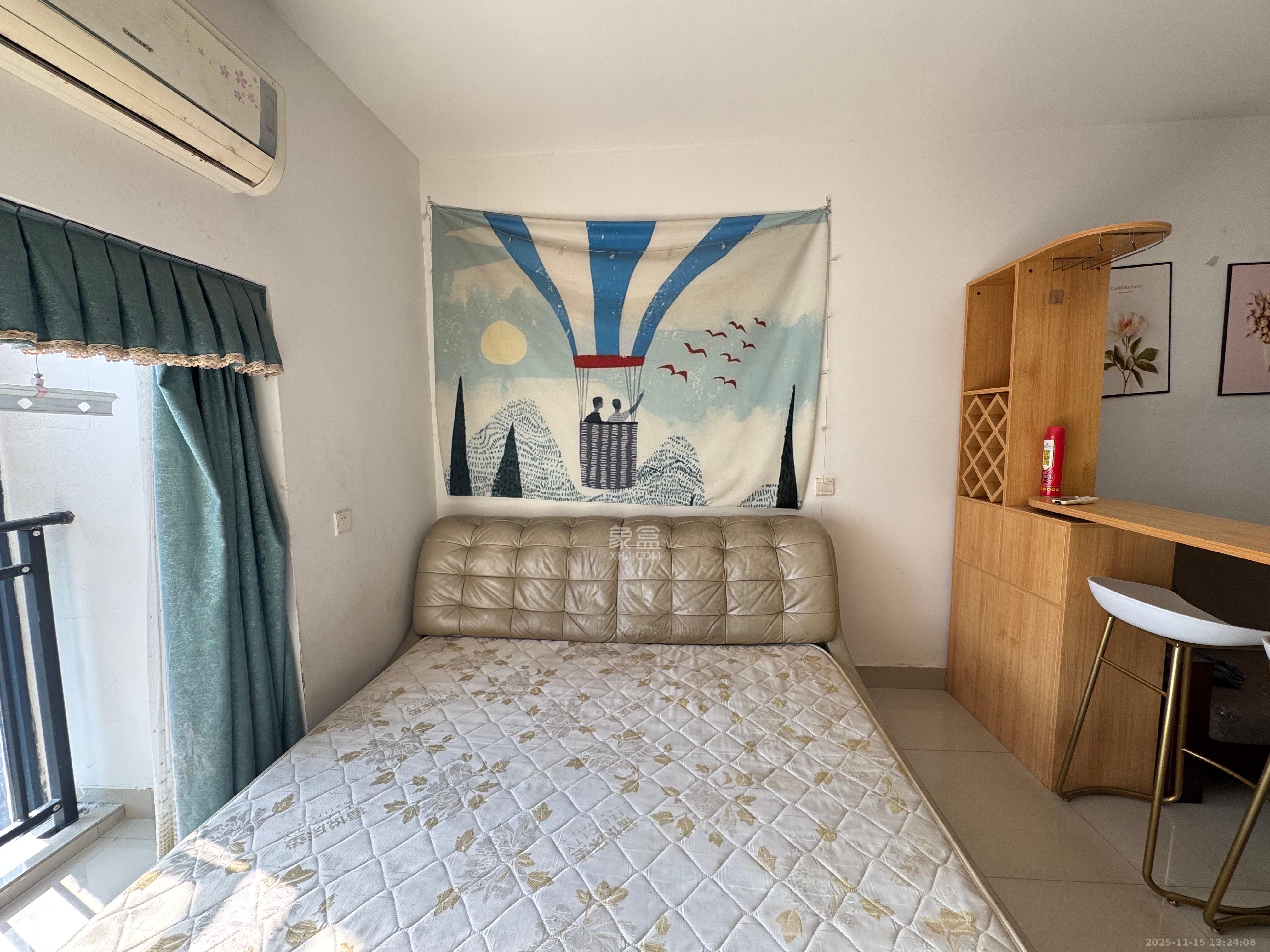 山水华景  1室1厅1卫    1500.0元/月室内图