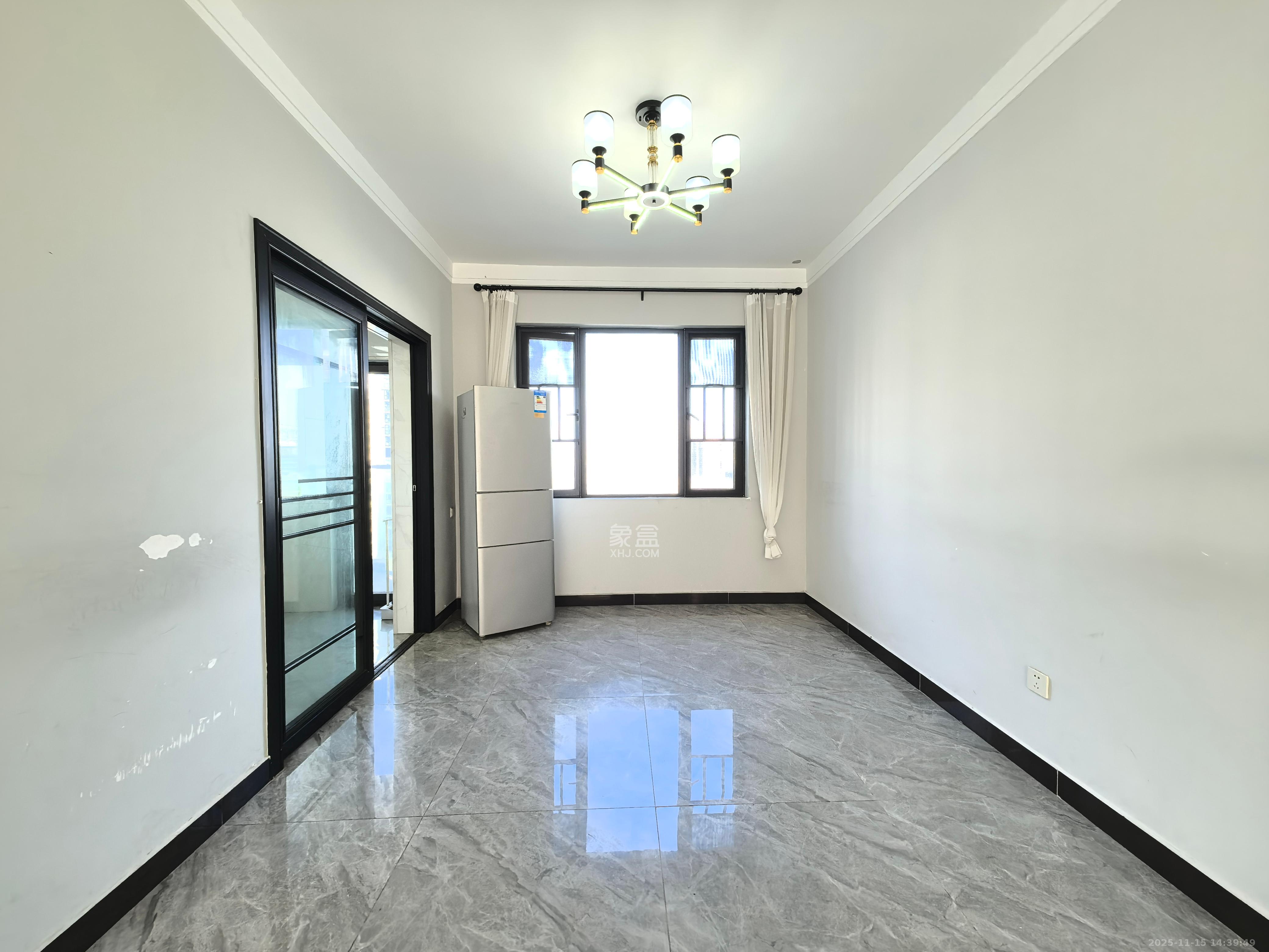 天翼花园(中国电信单位房) 4室2厅2卫 3800.0元/月 天翼花园(中国电信单位房) 4室2厅2卫 3800.0元/月室内图