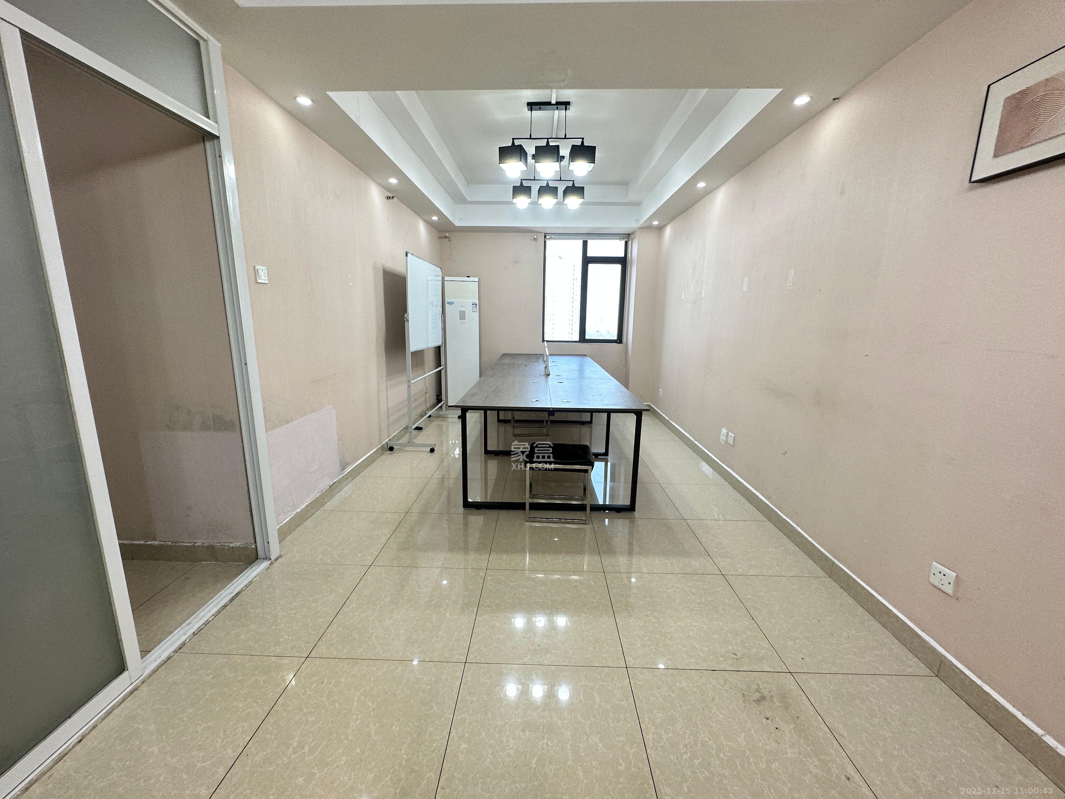 长房中庭国际（东郡华蓉广场）  2室2厅1卫    5000.0元/月室内图