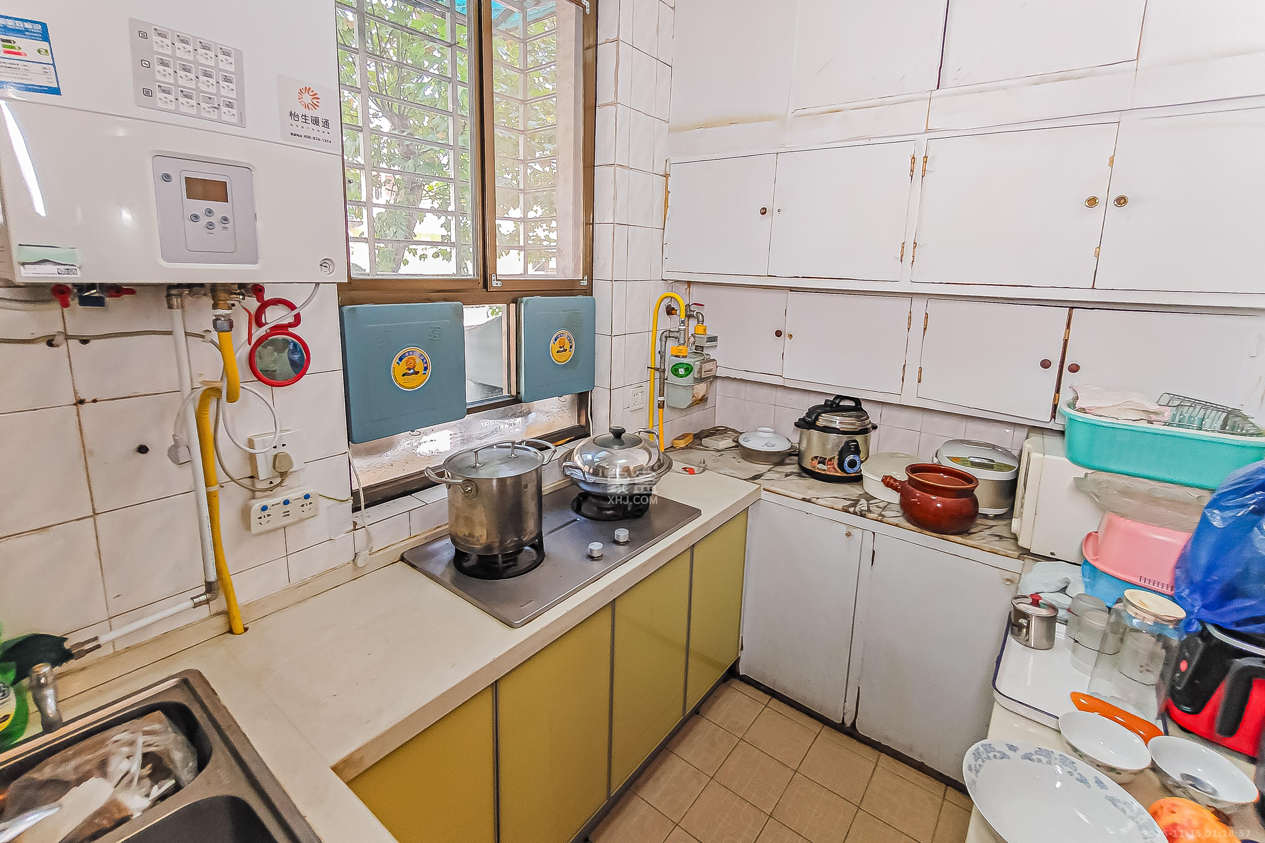 汽贸大厦  2室1厅1卫    80.0万厨房