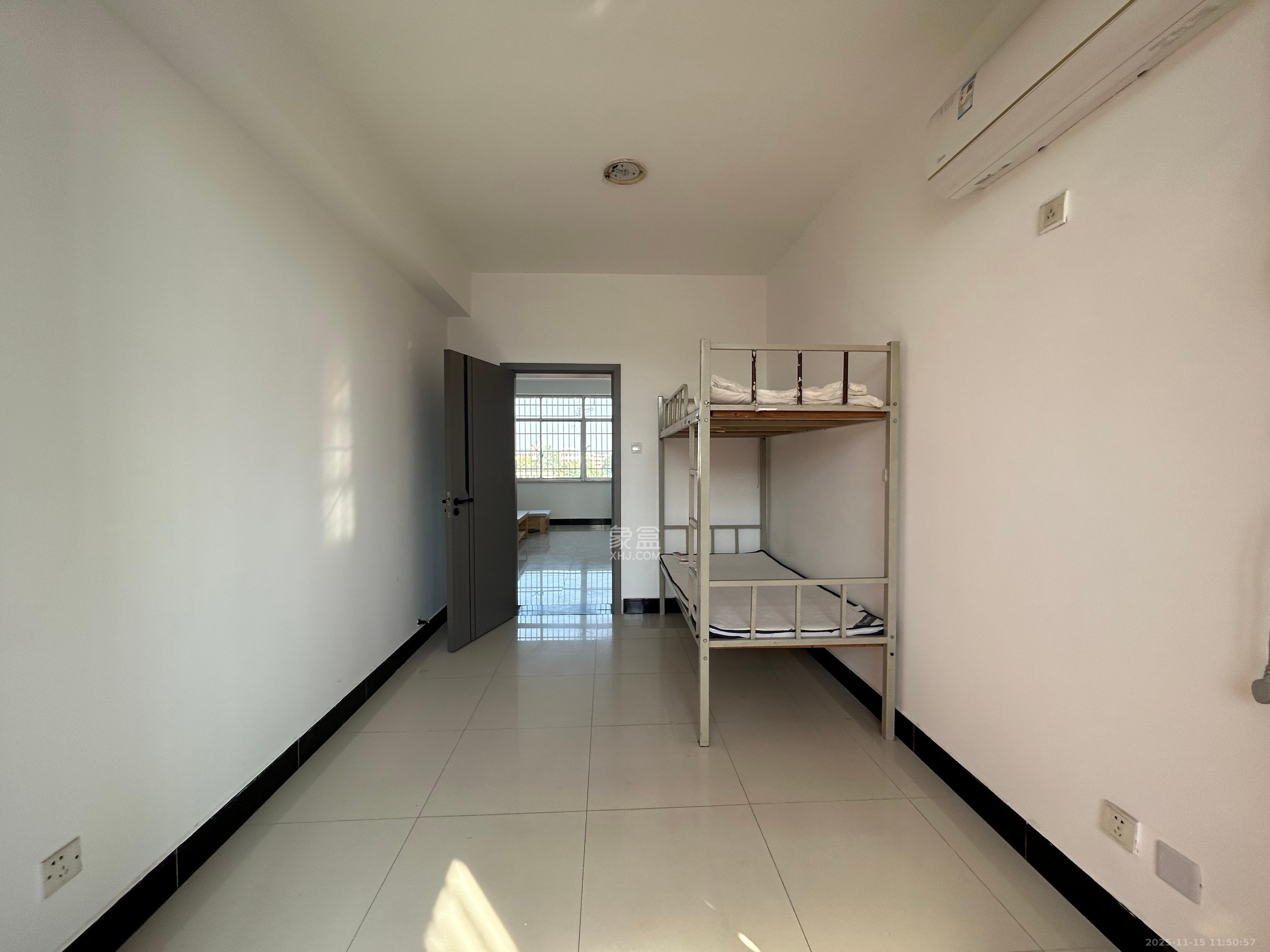 泉水塘小区  3室2厅1卫    1700.0元/月室内图