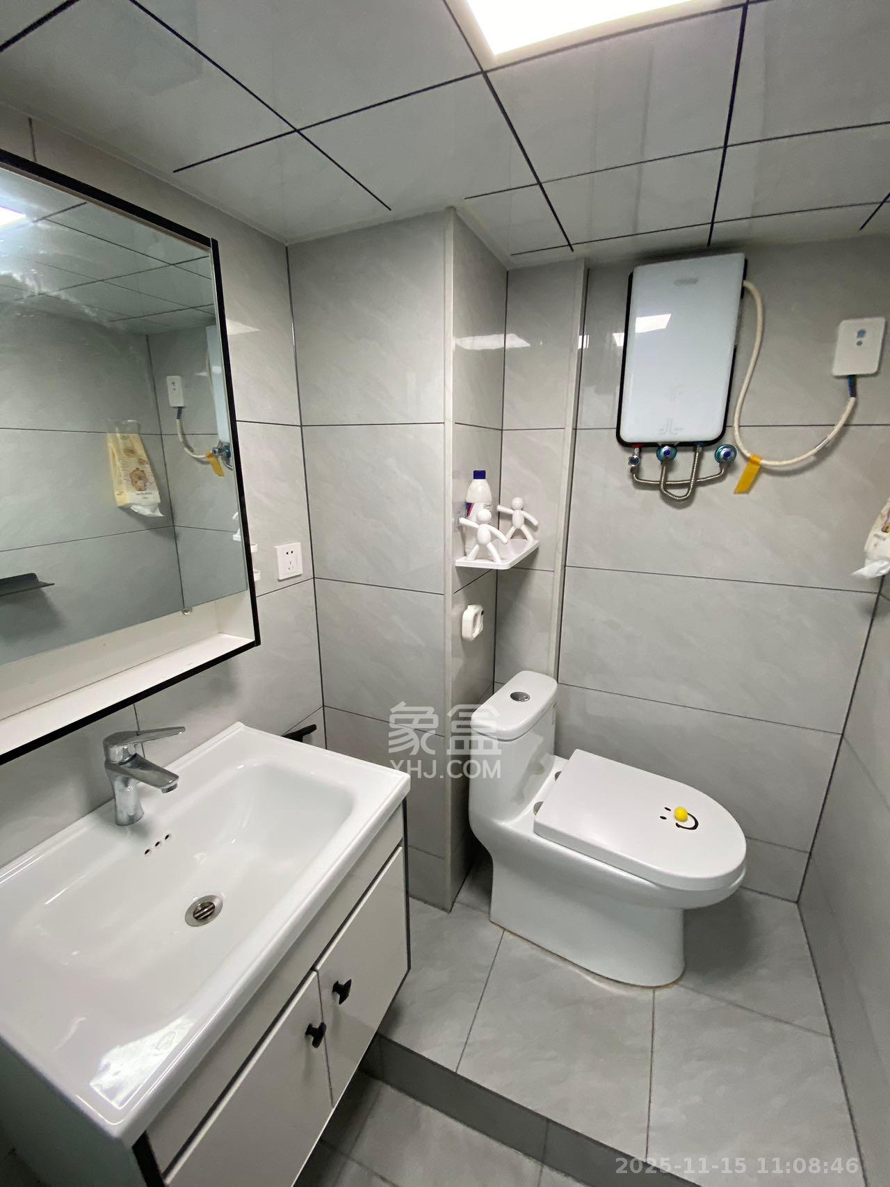 藏珑湖上公馆  1室1厅1卫    2100.0元/月室内图