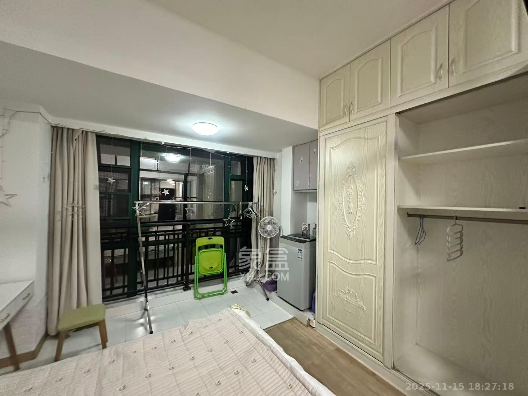 共和世家  1室1厅1卫    1800.0元/月室内图