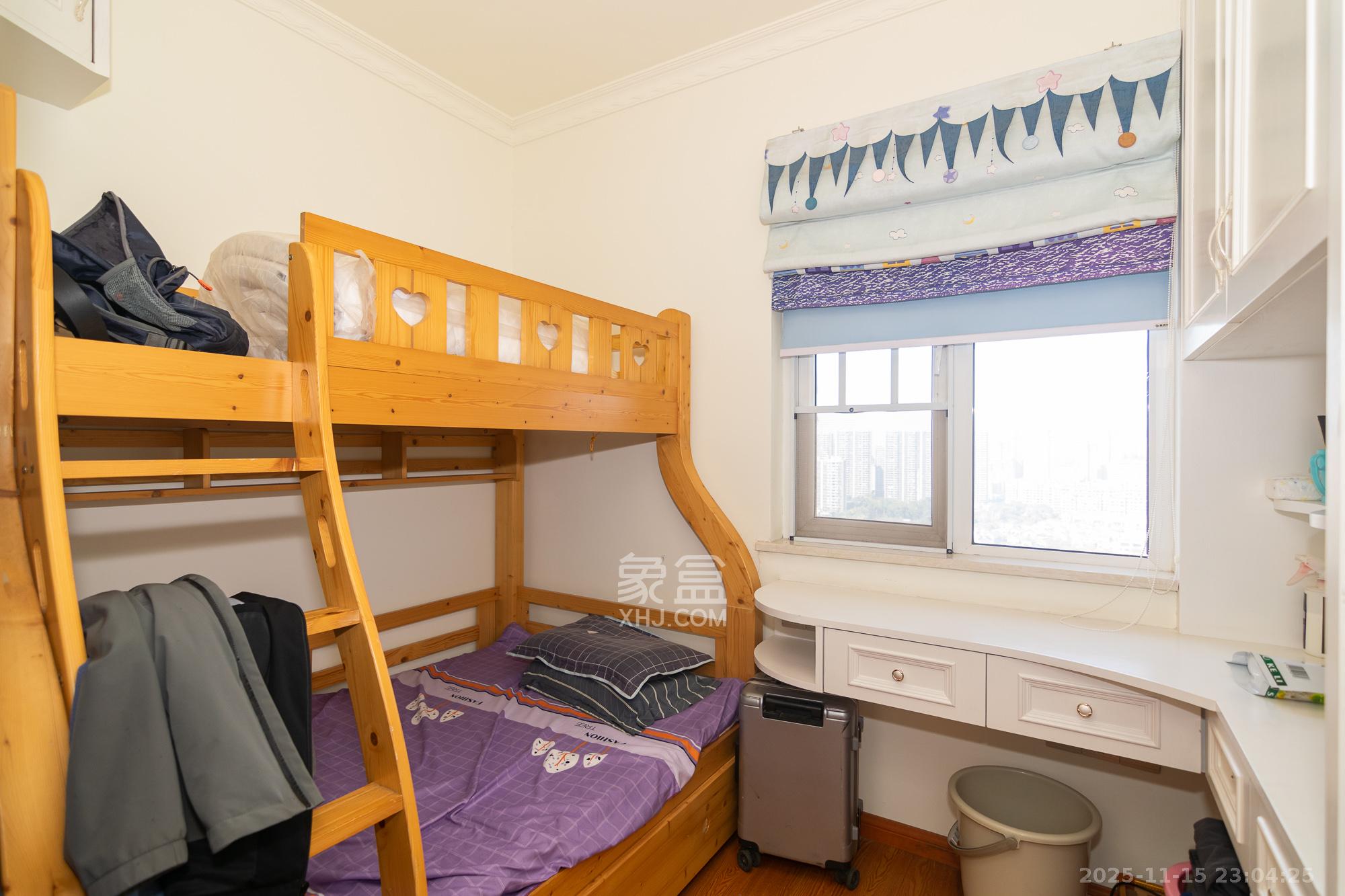 金地三千府（金地湖山樾、金地自在城）  3室2厅2卫    68.0万卧室