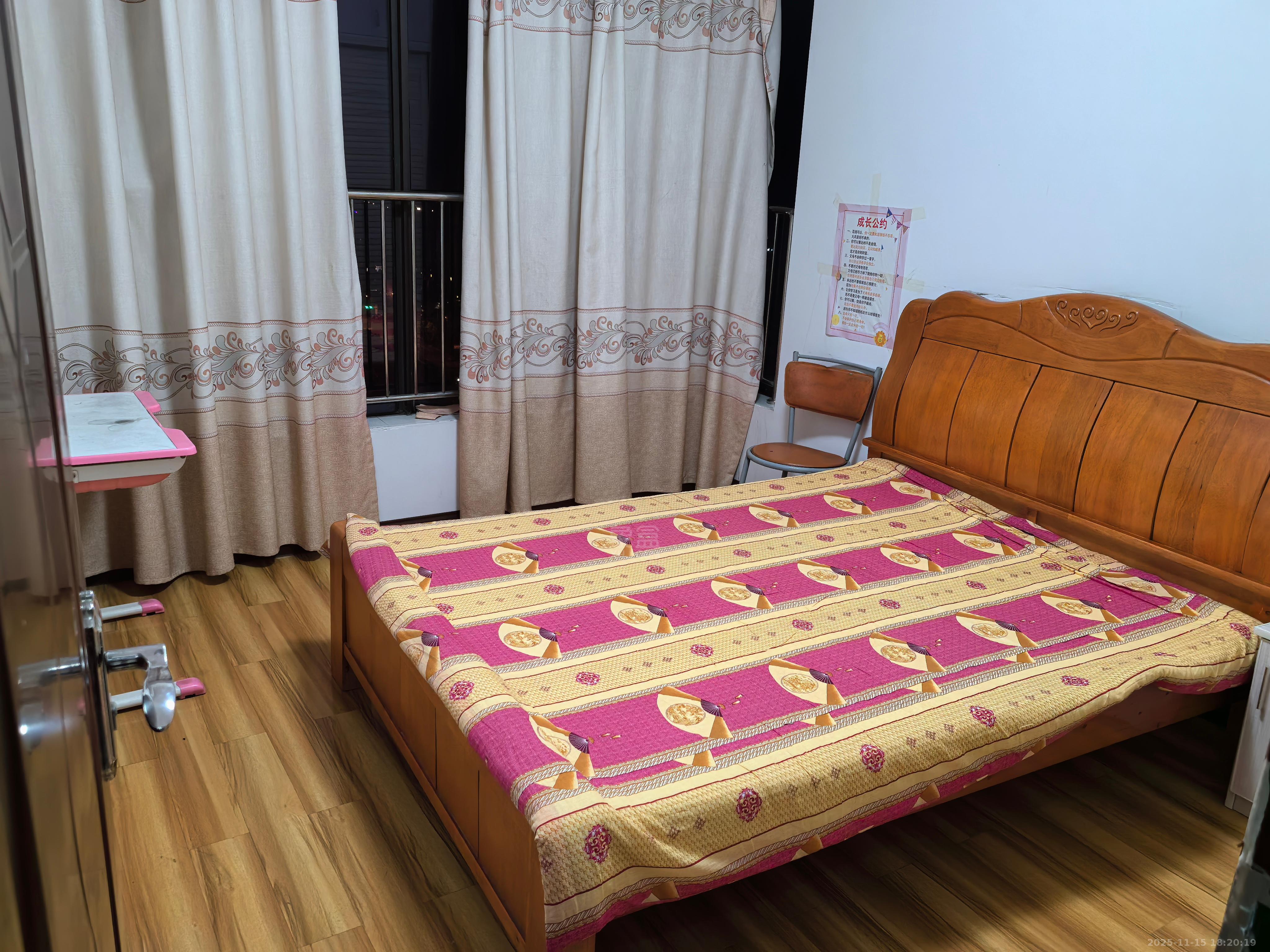 金轮翡翠名园  3室2厅1卫    1600.0元/月室内图