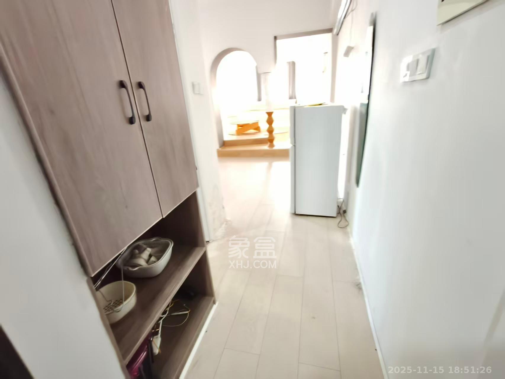 天心华庭 1室1厅1卫 2000.0元/月 天心华庭 1室1厅1卫 2000.0元/月室内图