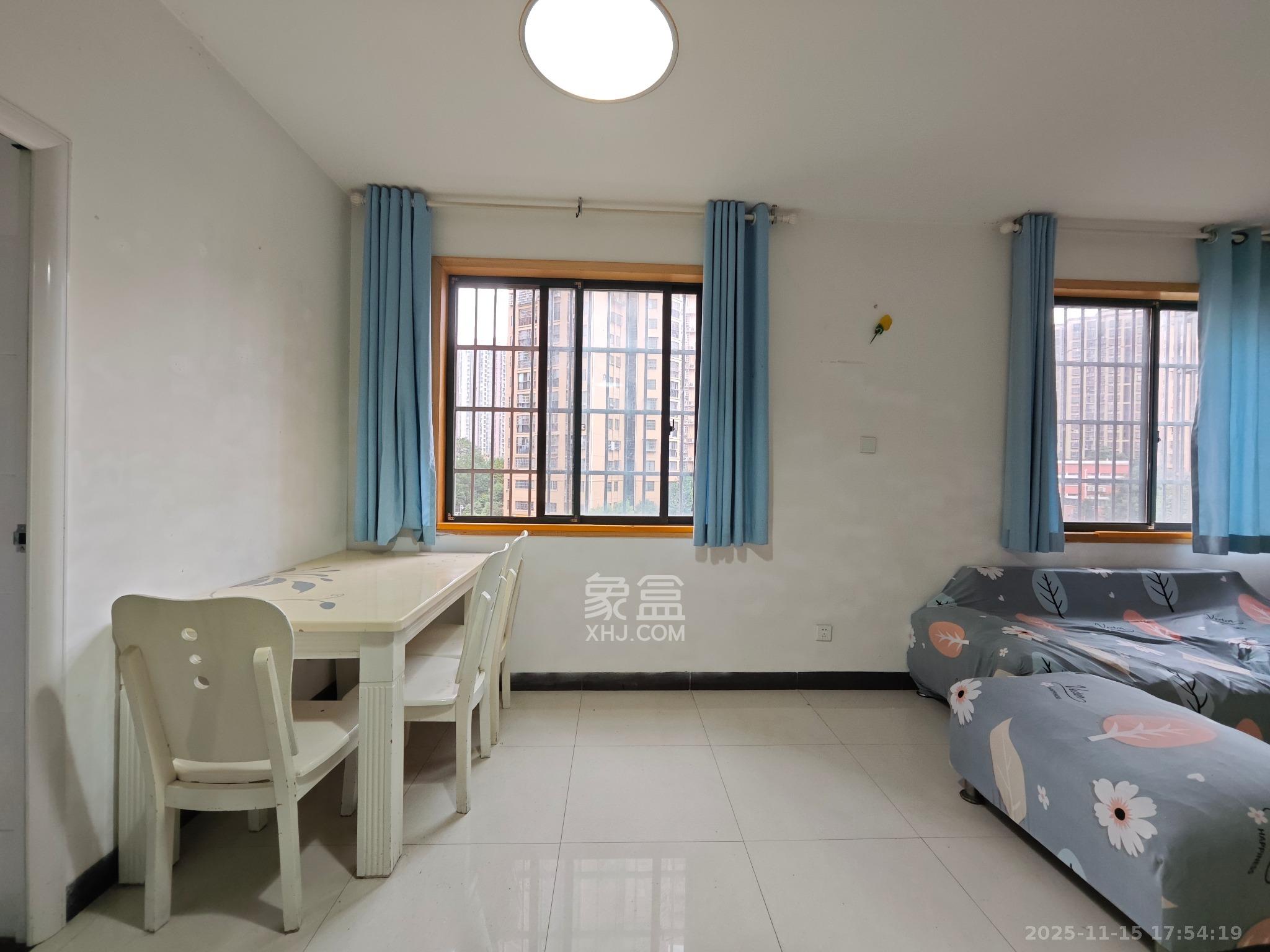 诚兴园  2室2厅1卫    1900.0元/月室内图