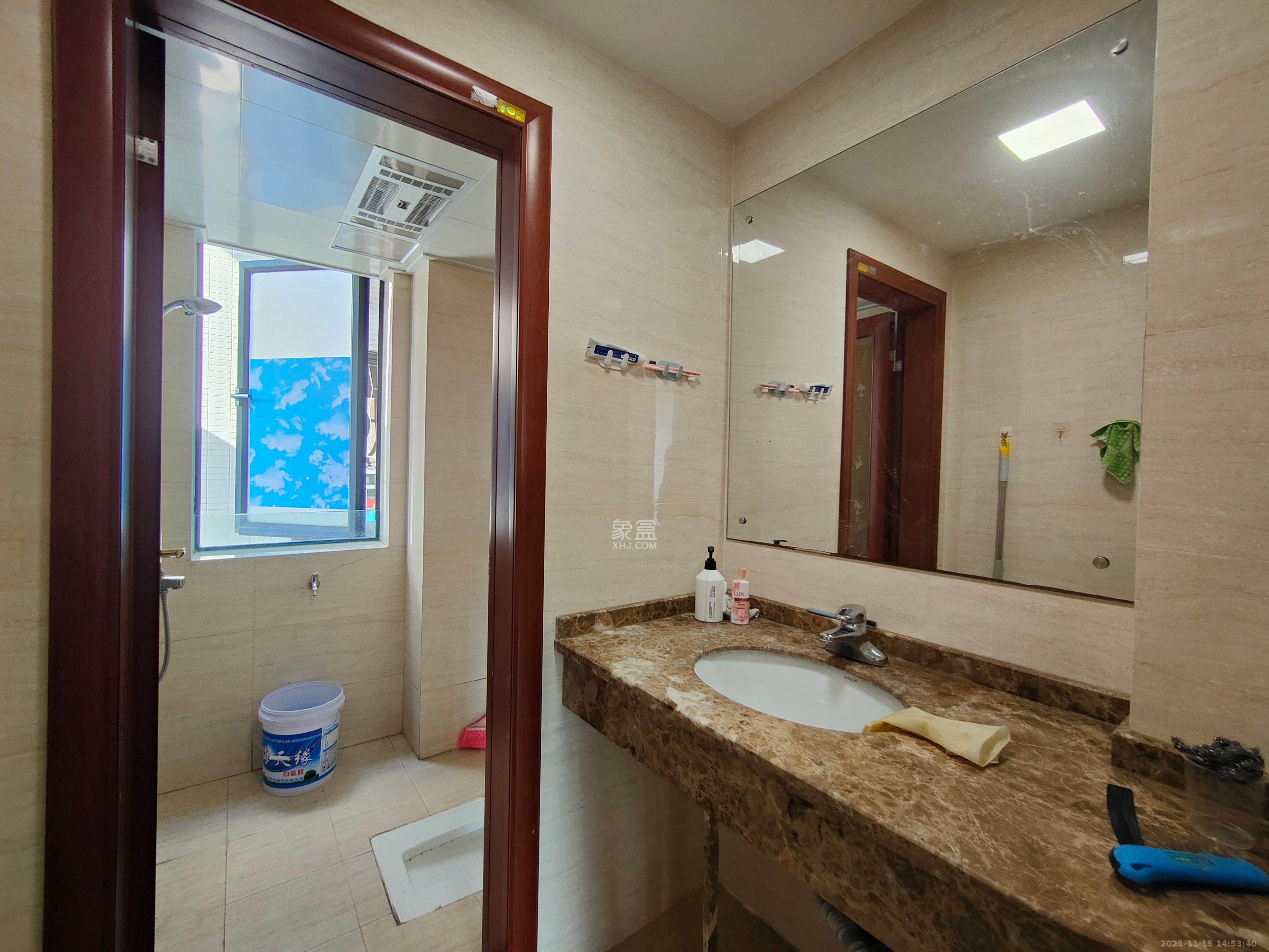 莱茵城  3室2厅2卫    2700.0元/月室内图