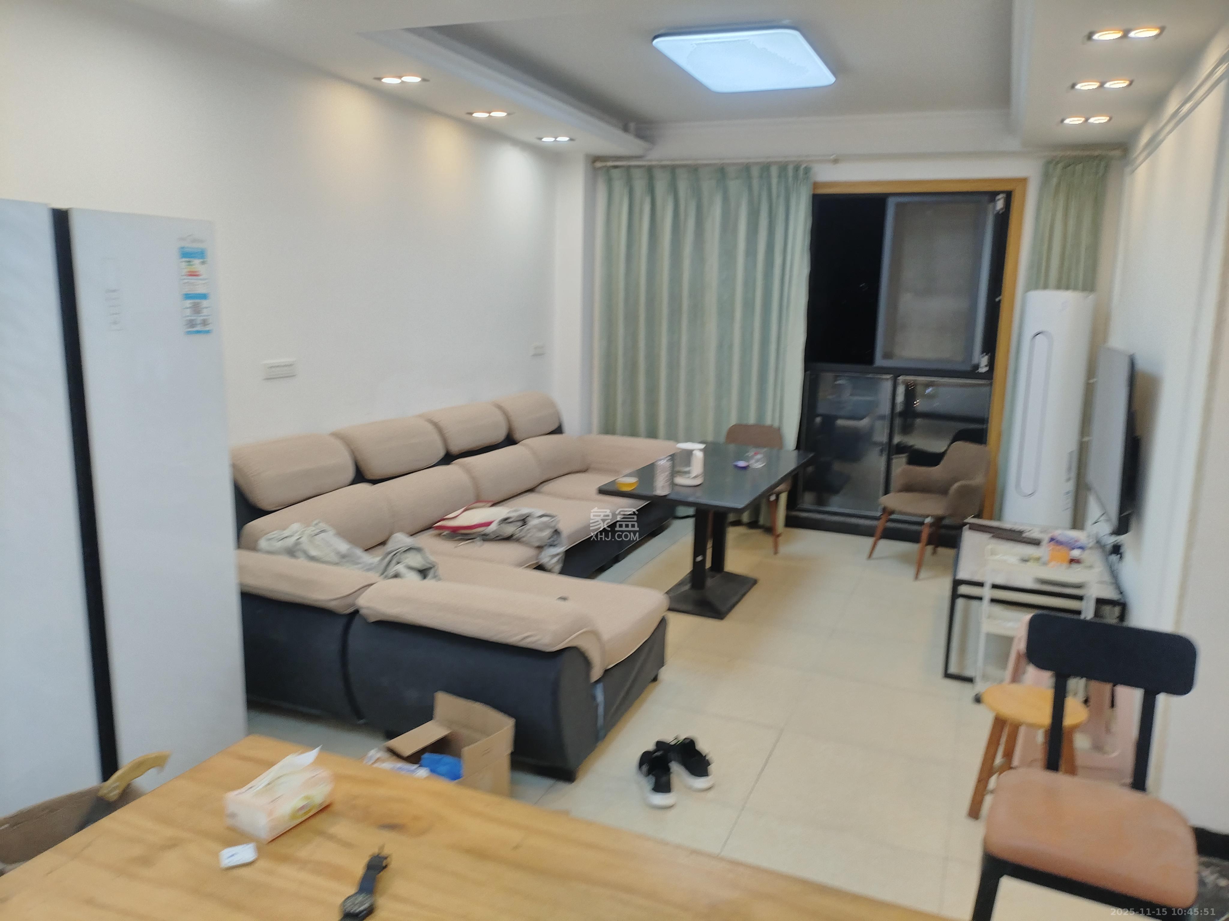 高盛华成  1室2厅1卫    2300.0元/月室内图