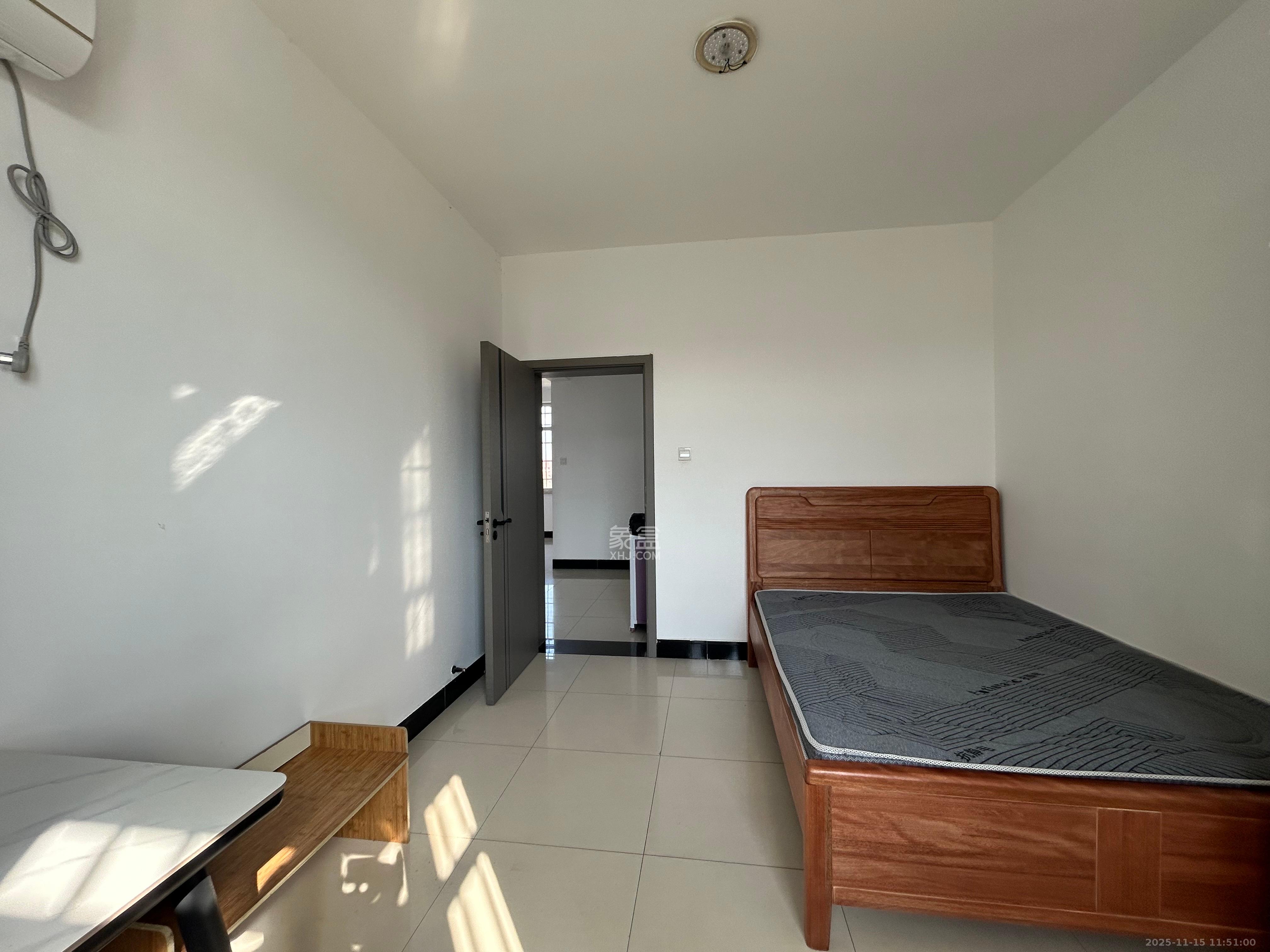 泉水塘小区  3室2厅1卫    1700.0元/月室内图