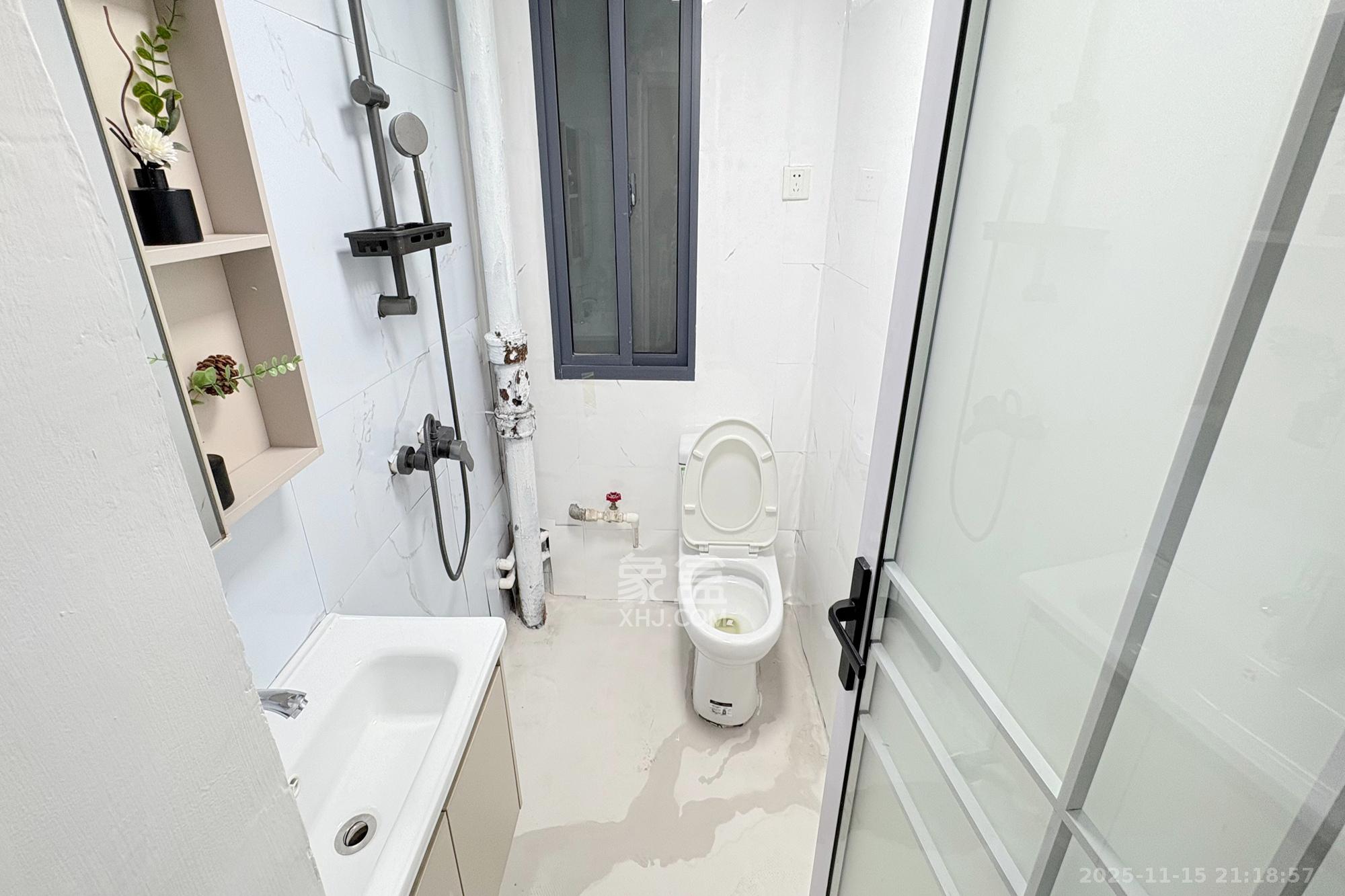 戥子桥散盘  3室2厅1卫    65.0万卫生间