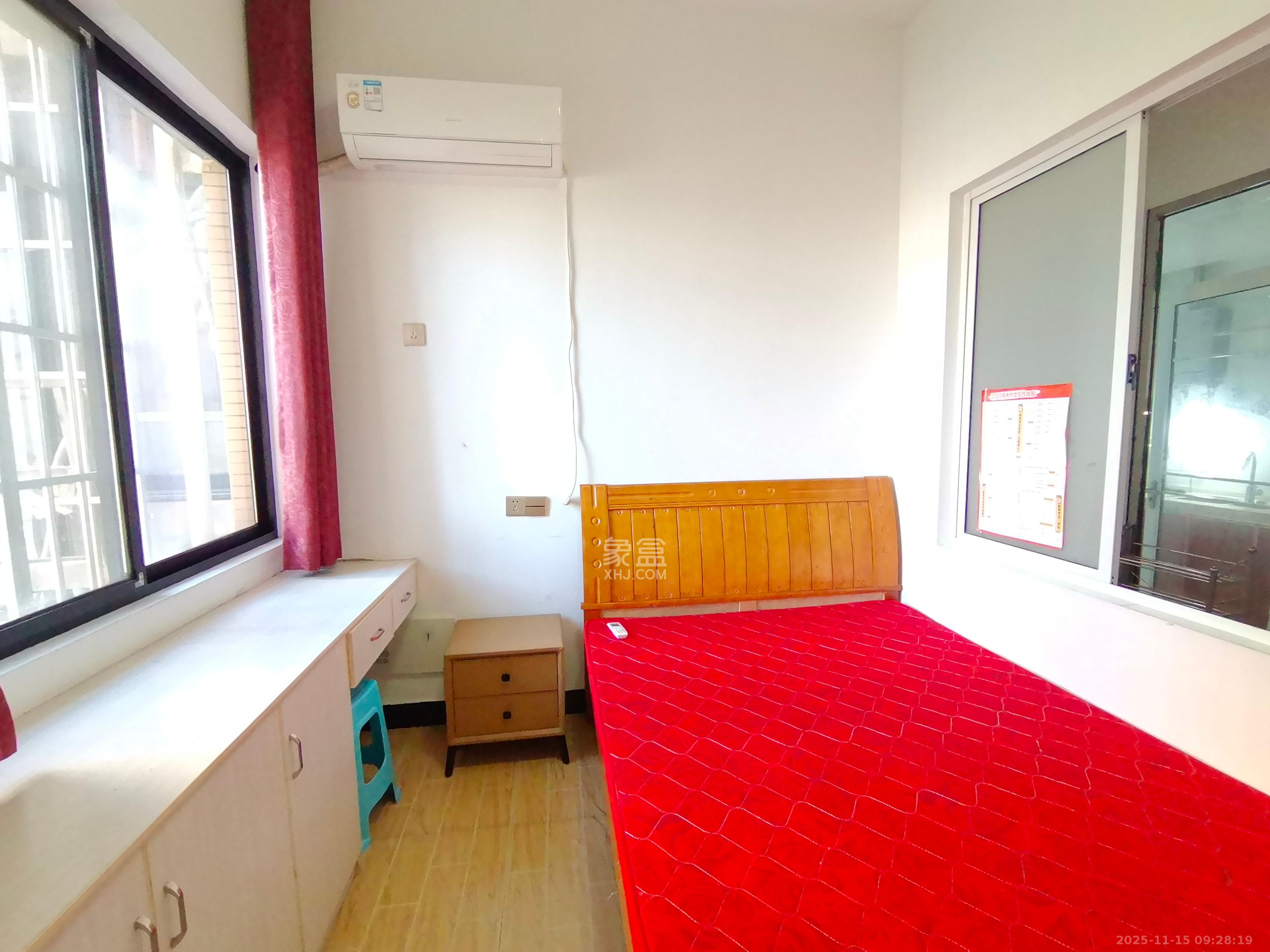 山水金庭  2室1厅1卫    900.0元/月室内图