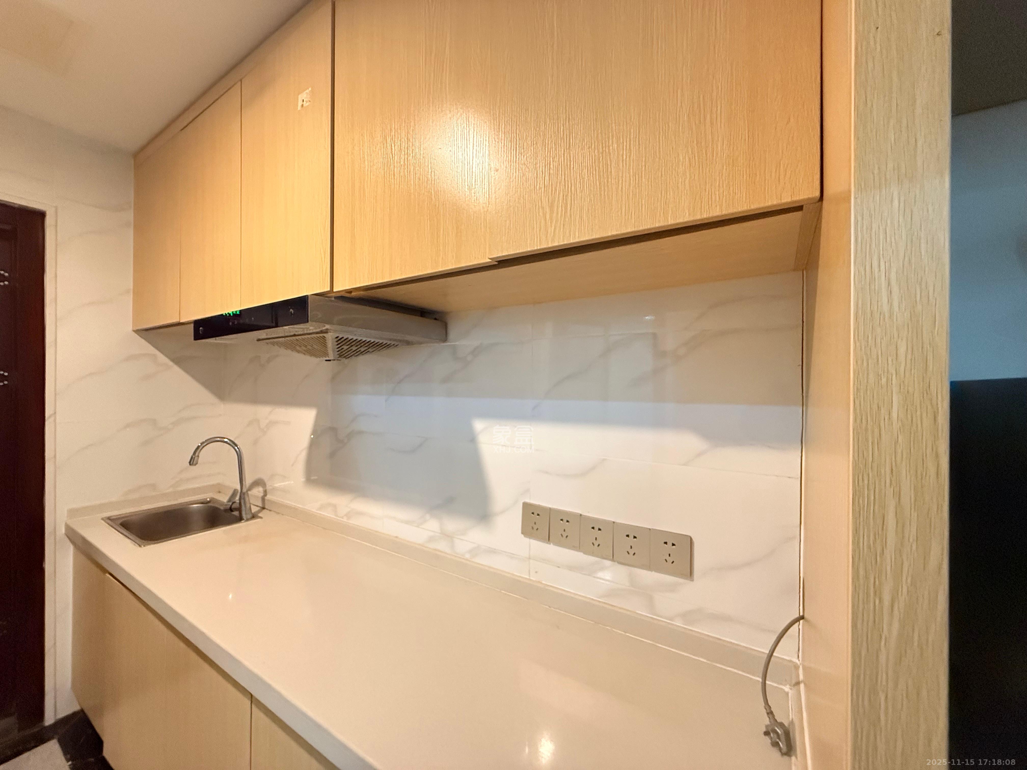 佳程C+公寓  1室0厅0卫    1800.0元/月室内图