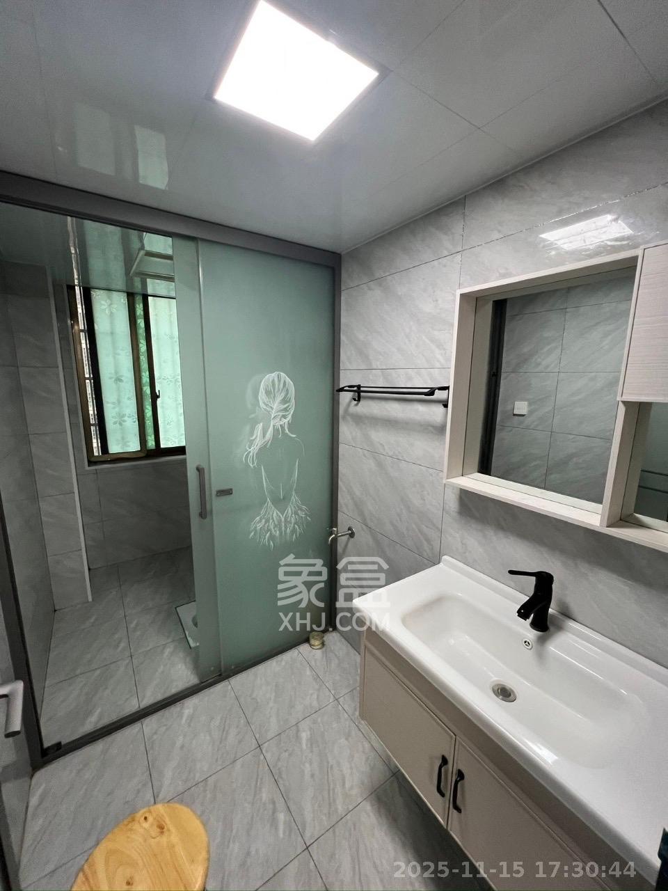 鄱阳佳郡  3室2厅1卫    2400.0元/月室内图