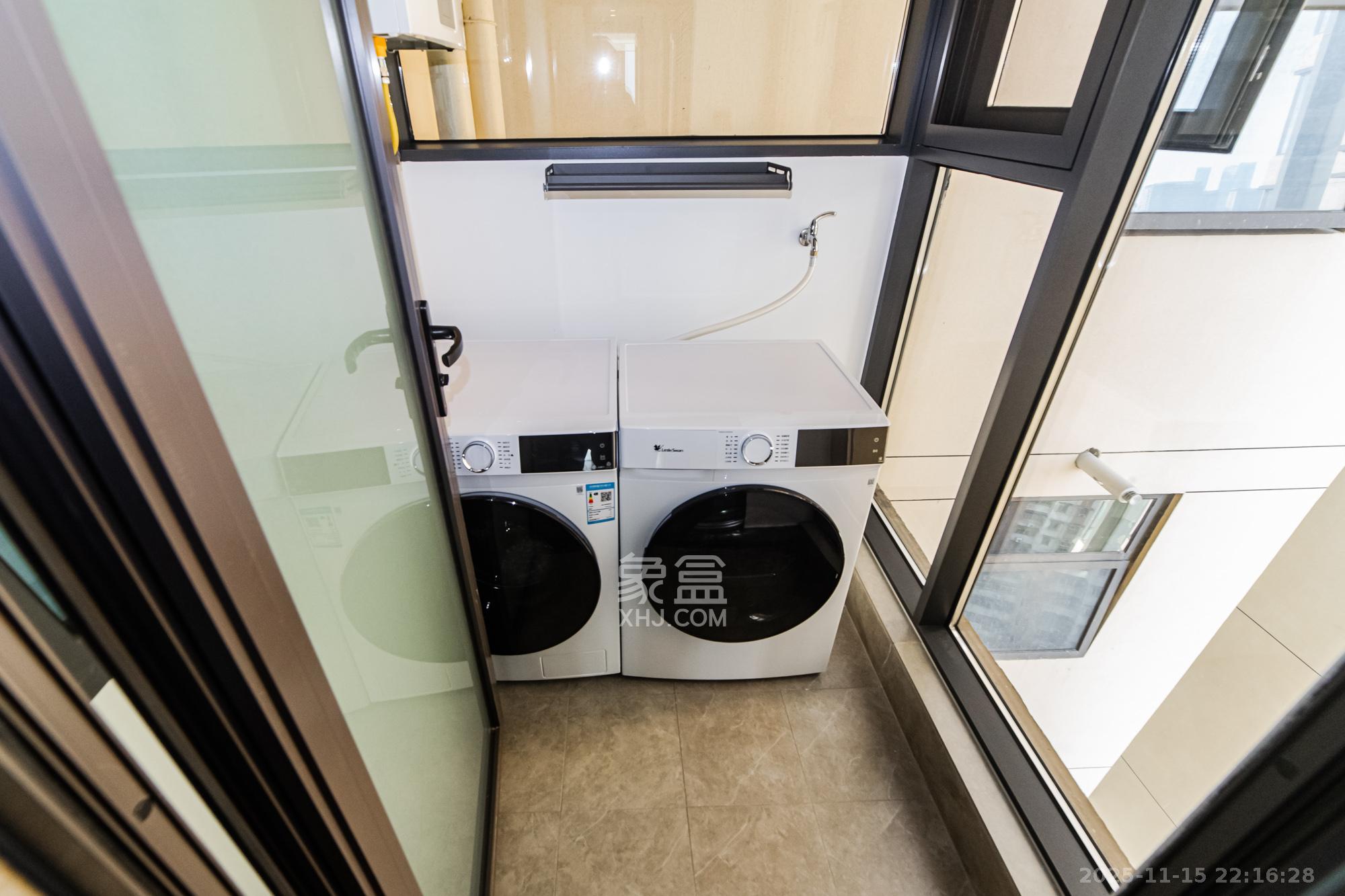 北辰瀚江府 3室2厅2卫 248.0万 北辰瀚江府 3室2厅2卫 248.0万阳台