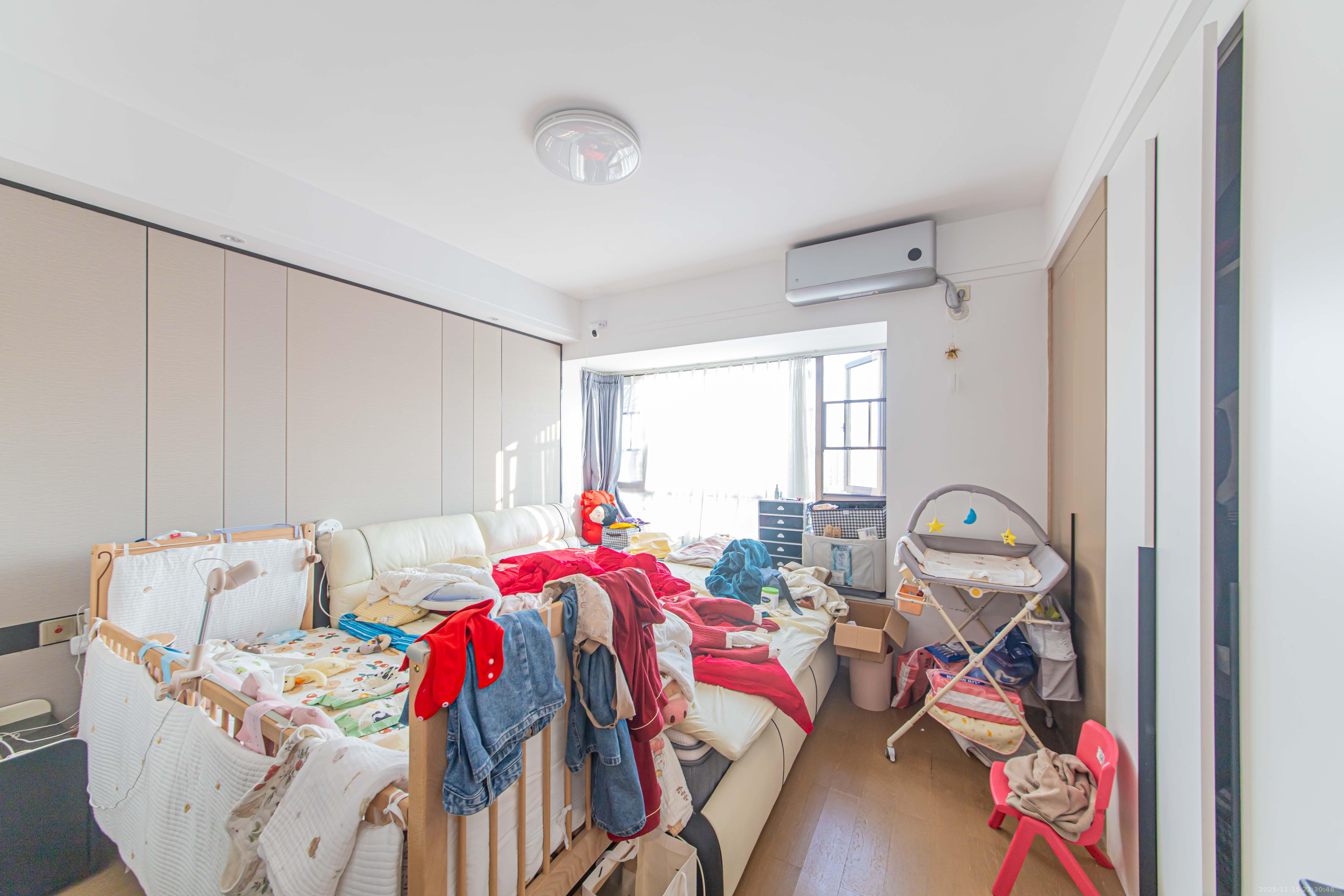 大唐印象三期御玺  3室2厅2卫    145.0万卧室