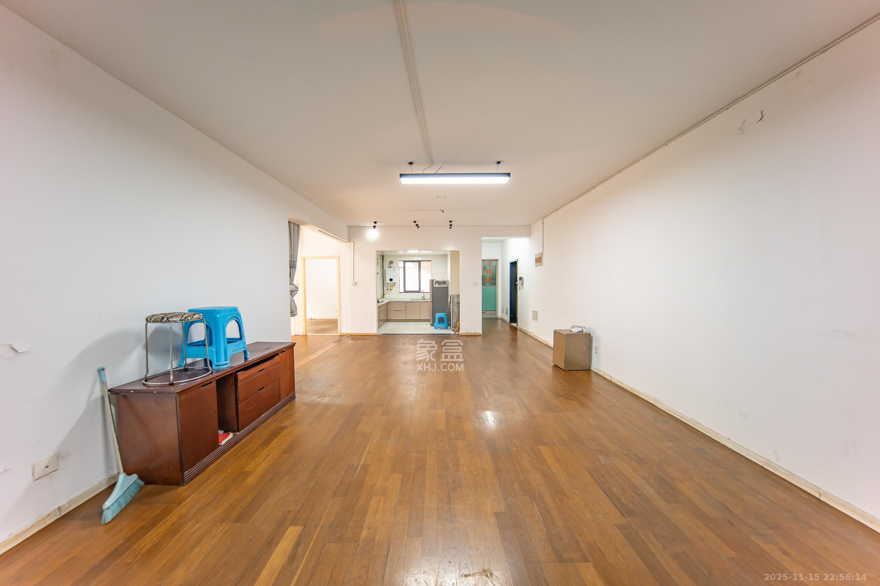 阳光100一期、四五期  1室2厅2卫    123.6万