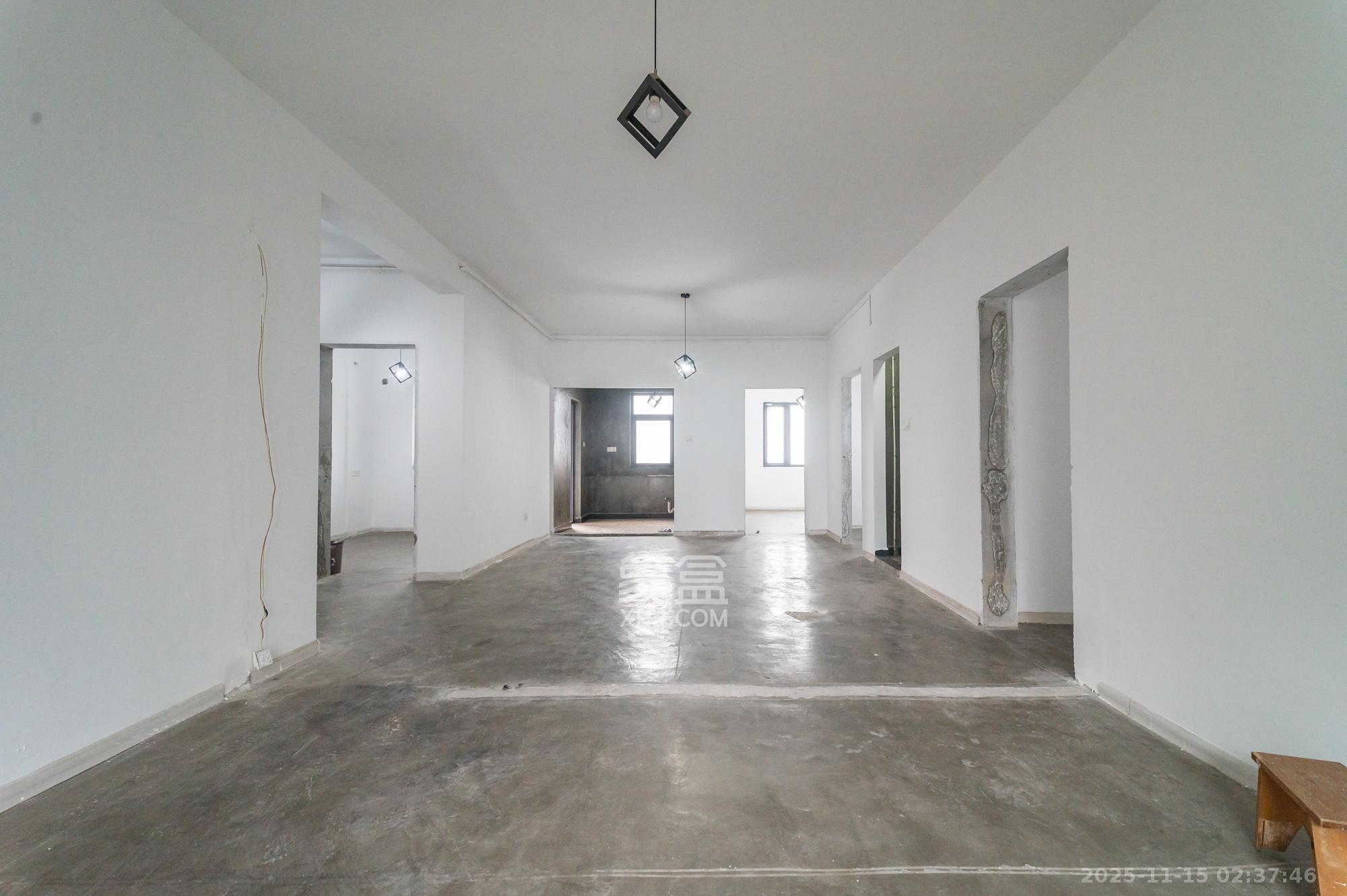 恒基凯旋门三期  4室2厅2卫    107.0万