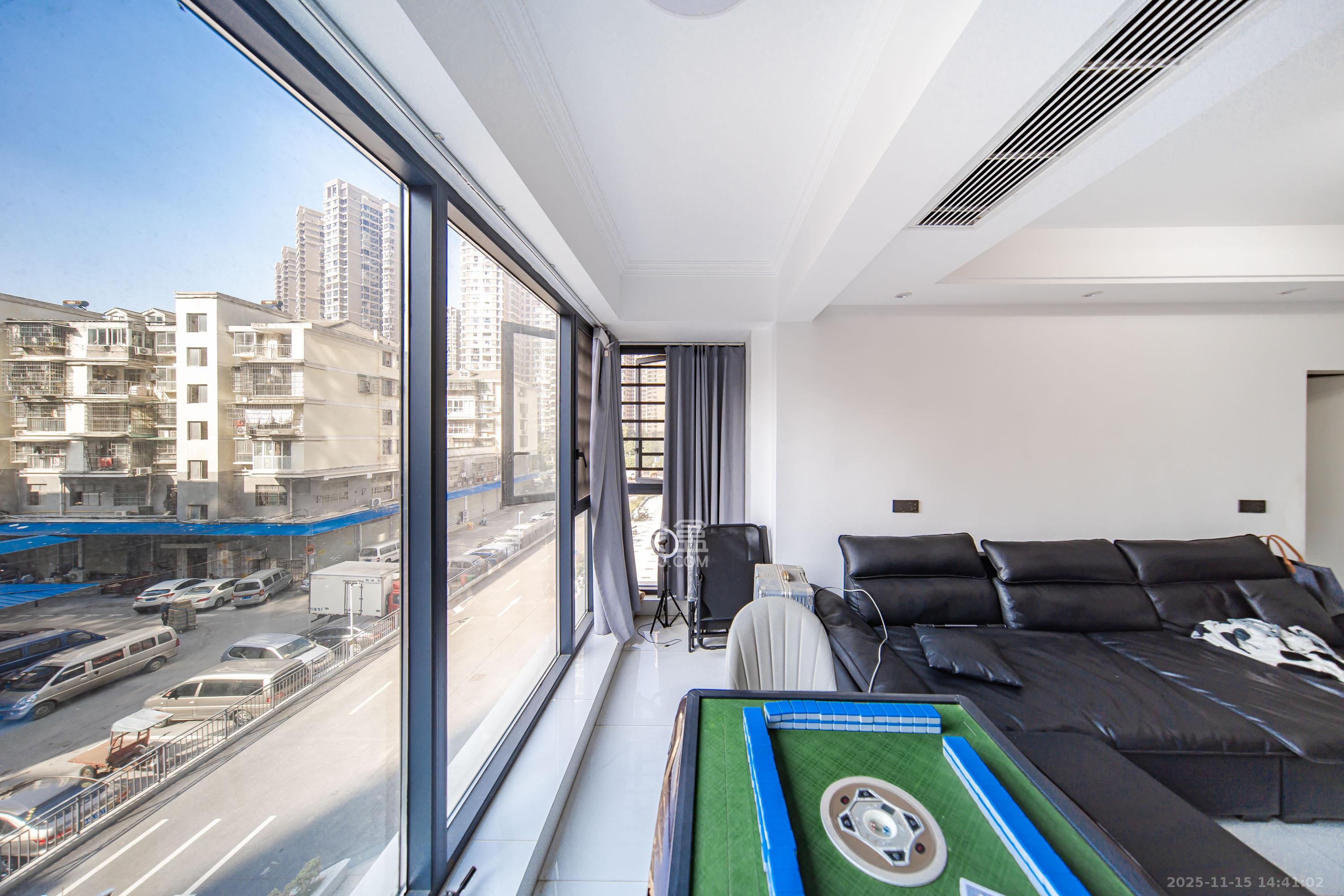 海洋半岛（月珑湾）  3室2厅2卫    112.8万阳台