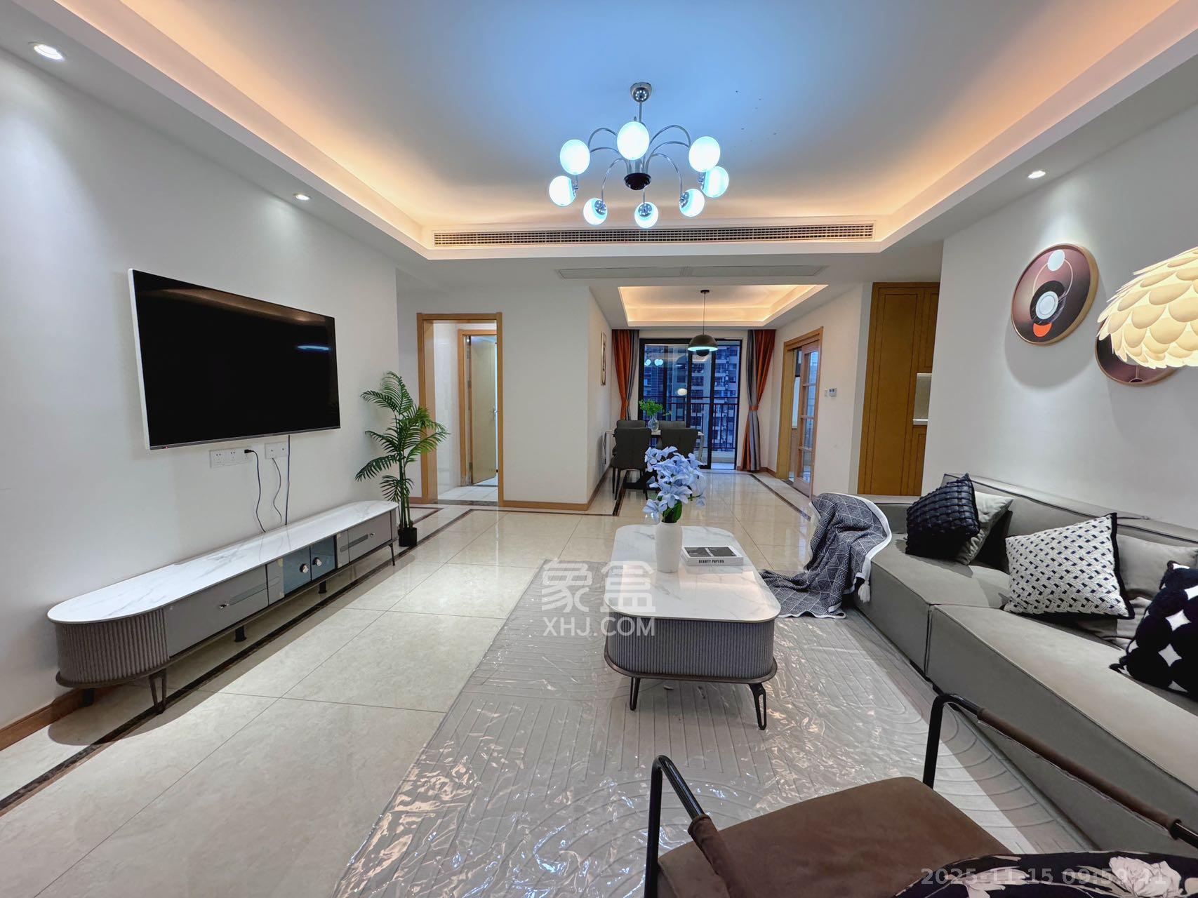 中建嘉和城  4室2厅2卫    2500.0元/月室内图