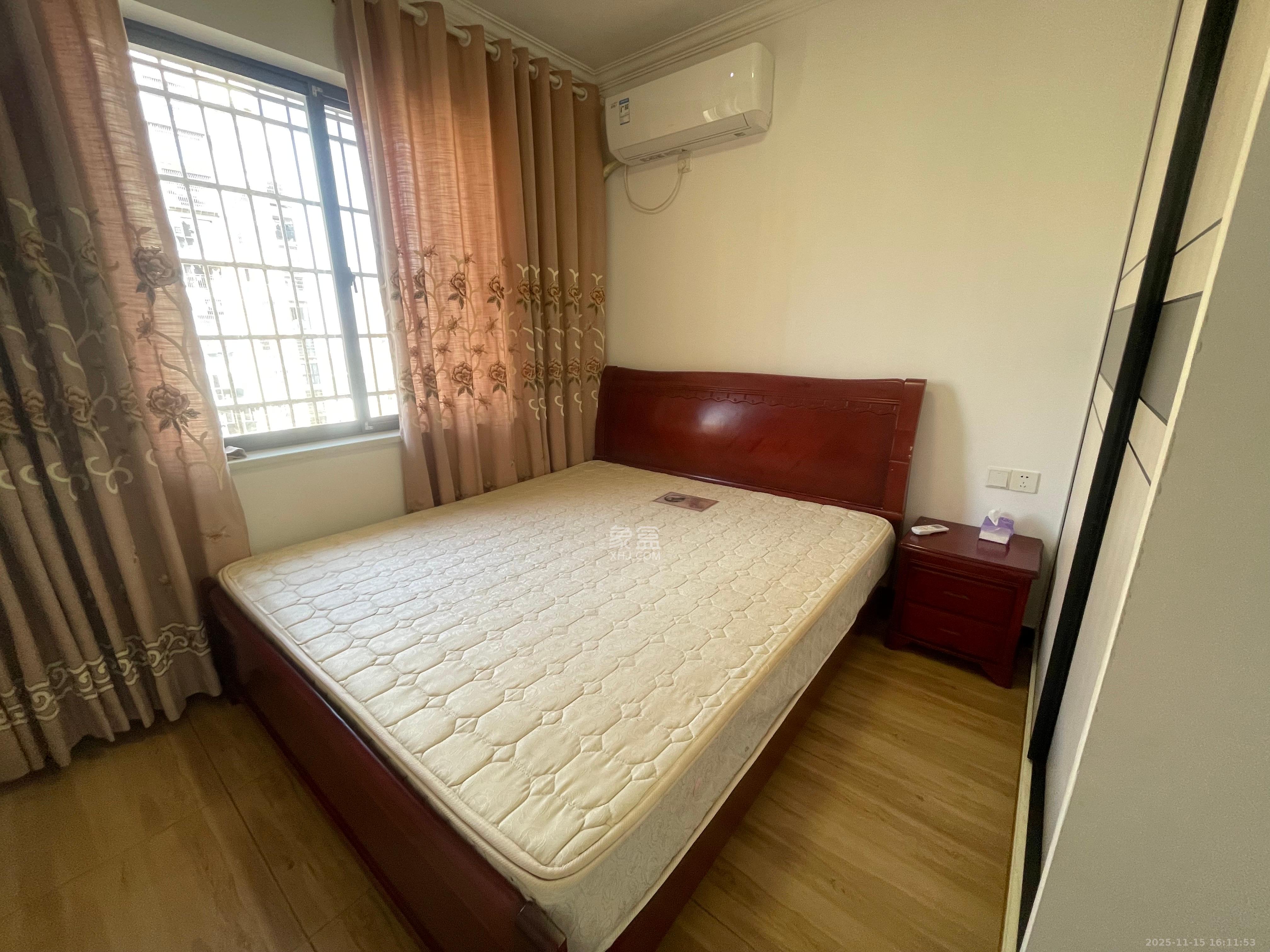 星城新宇川河苑 3室2厅2卫 2200.0元/月 星城新宇川河苑 3室2厅2卫 2200.0元/月室内图