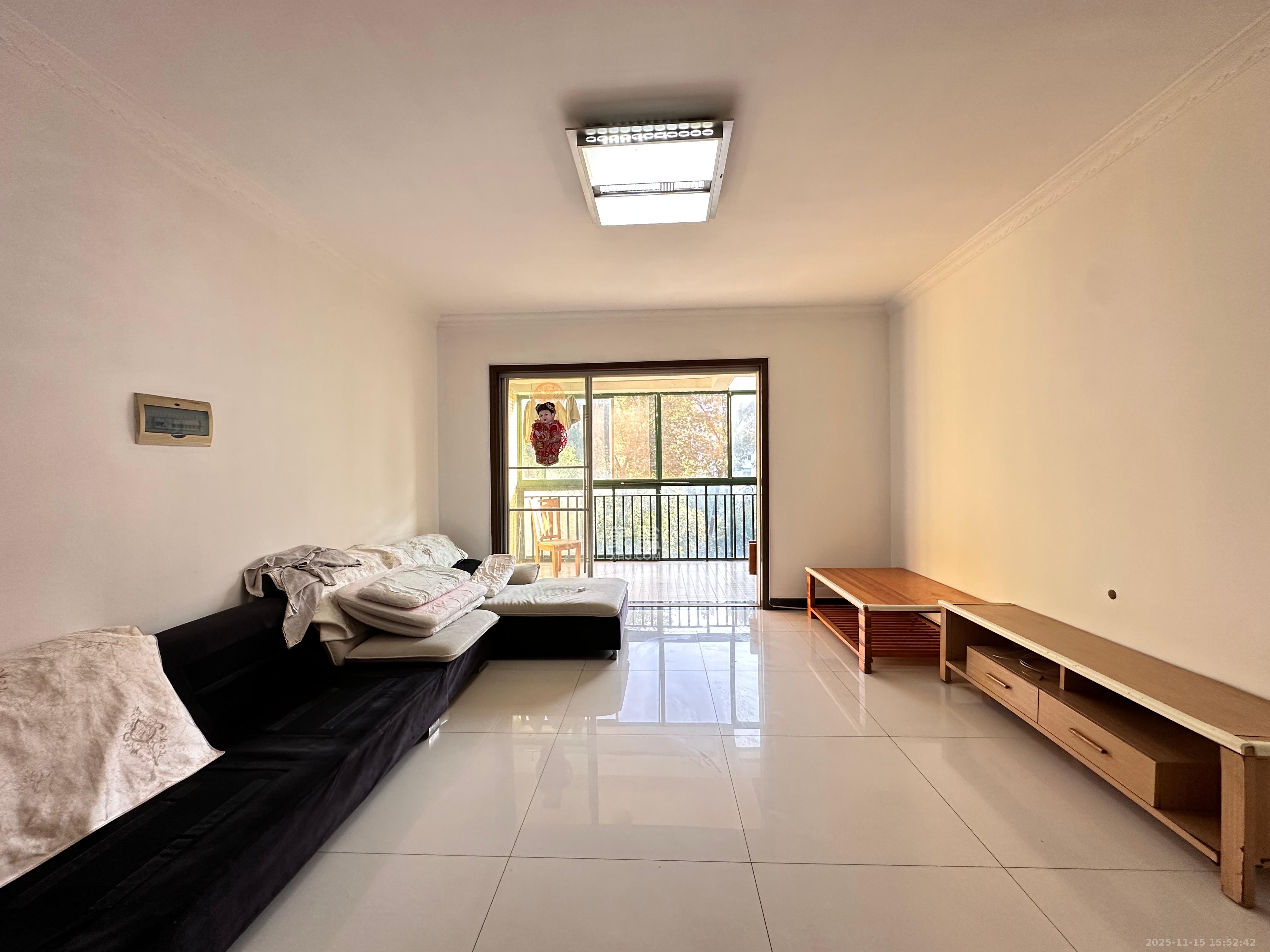 望兴景园一期  3室2厅2卫    2500.0元/月