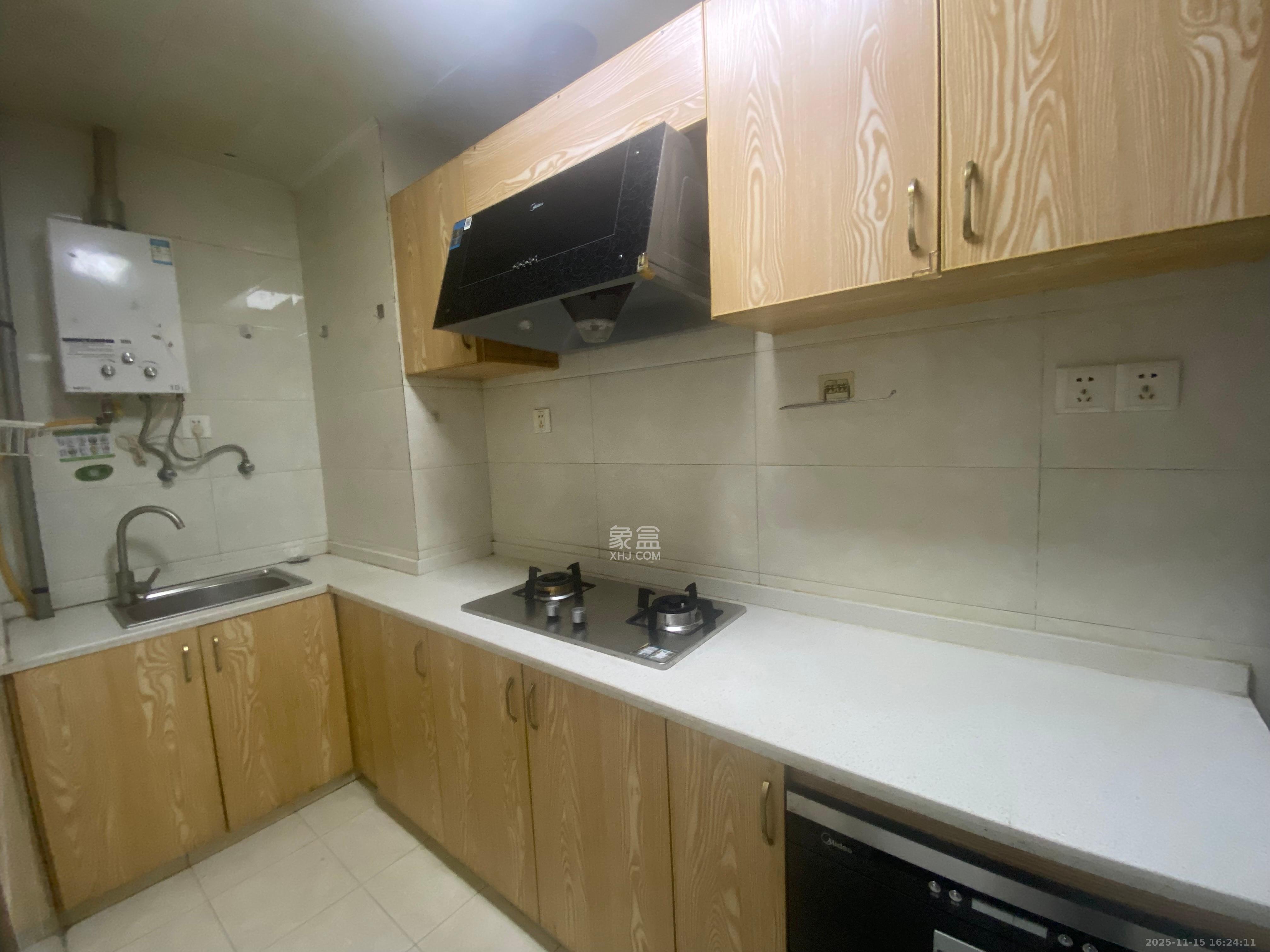 蓝湾国际广场  2室1厅1卫    2300.0元/月室内图