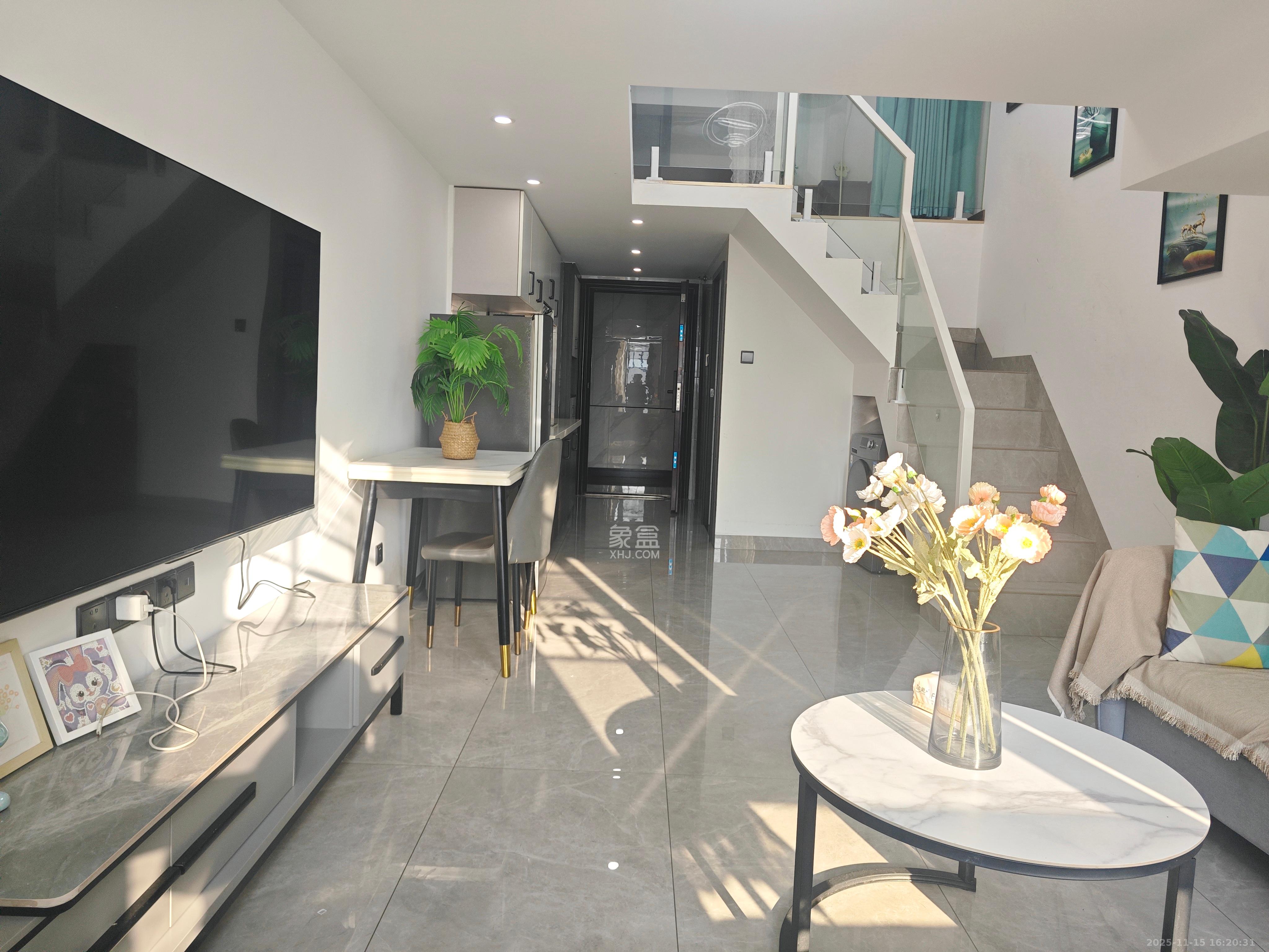 润和国际广场  2室2厅1卫    2200.0元/月室内图