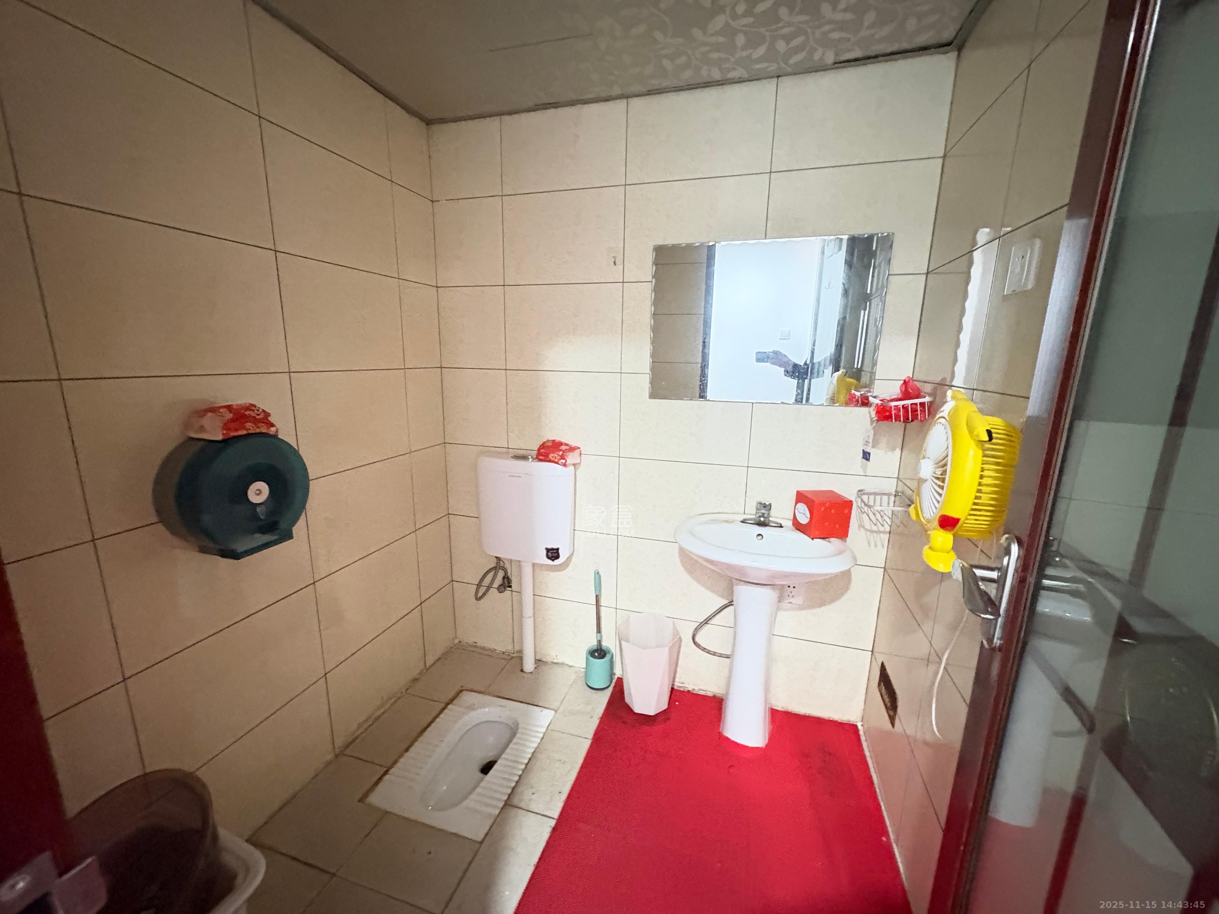 高桥现代商贸城 3室2厅2卫 3500.0元/月 高桥现代商贸城 3室2厅2卫 3500.0元/月室内图