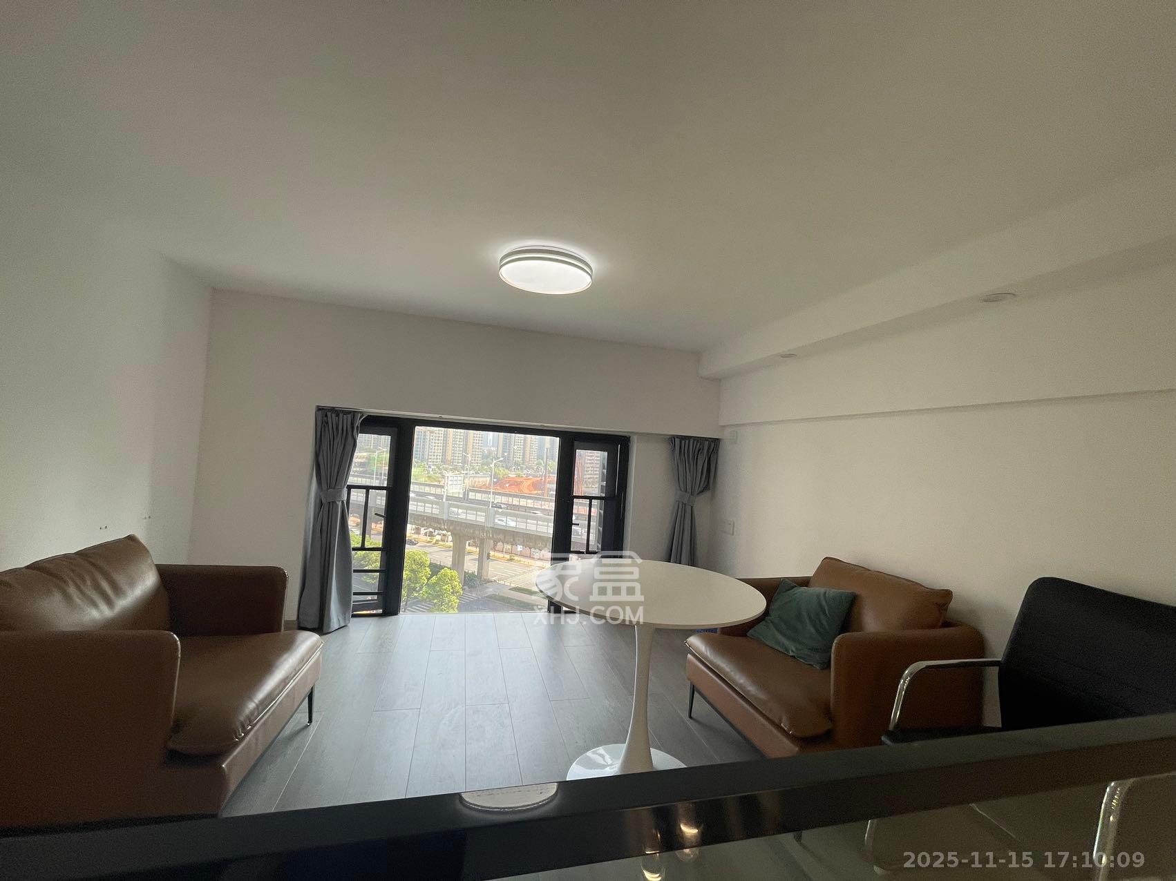 藏珑湖上公馆  2室1厅1卫    2400.0元/月室内图