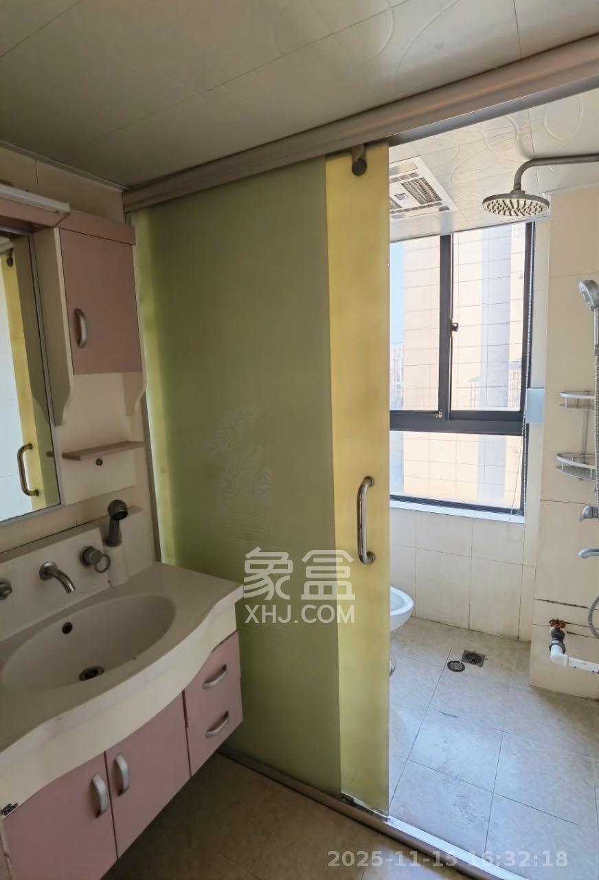 保利麓谷林语A区  3室2厅1卫    2200.0元/月室内图