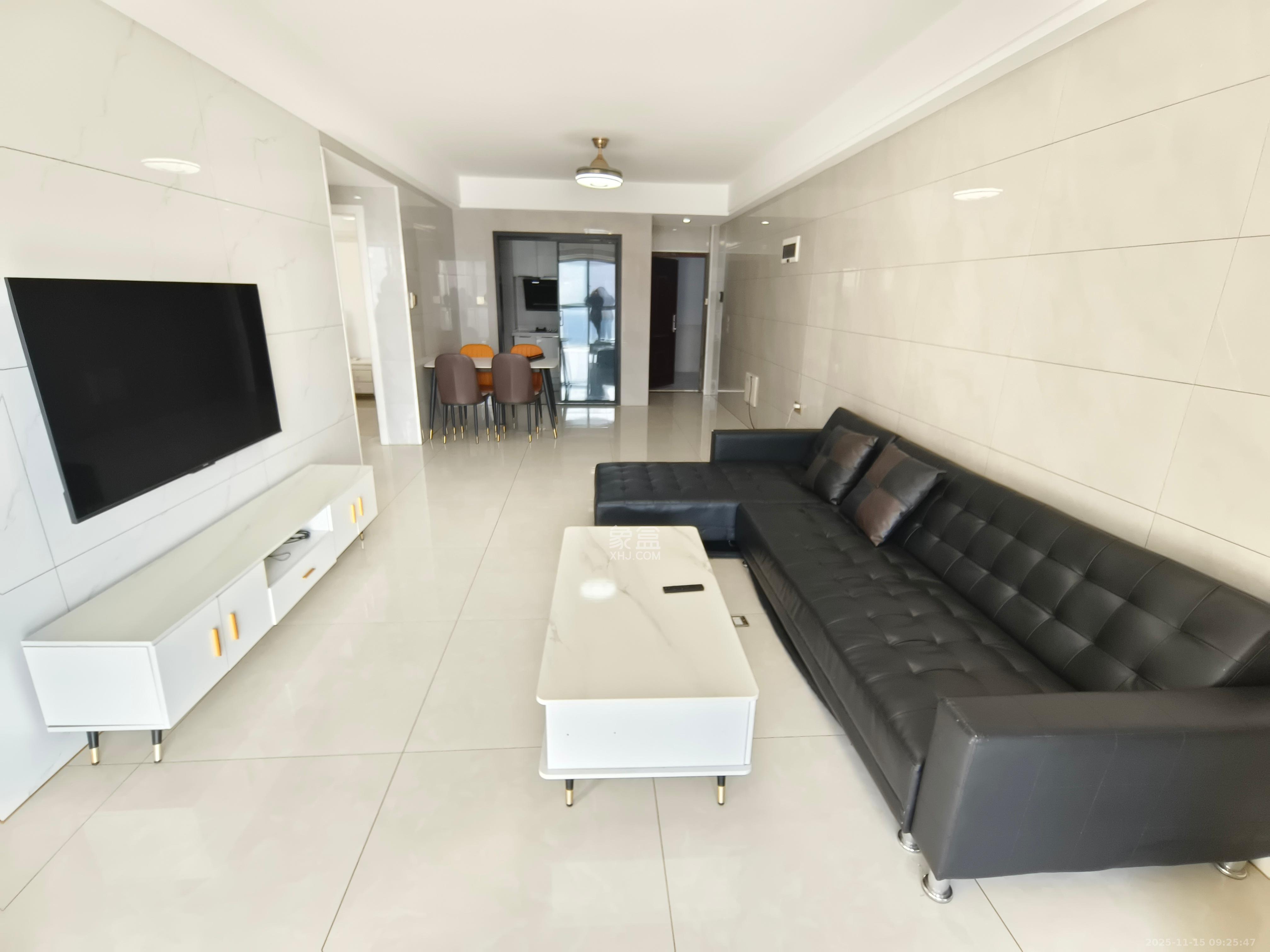 和润园三期 2室2厅1卫 2400.0元/月 和润园三期 2室2厅1卫 2400.0元/月室内图