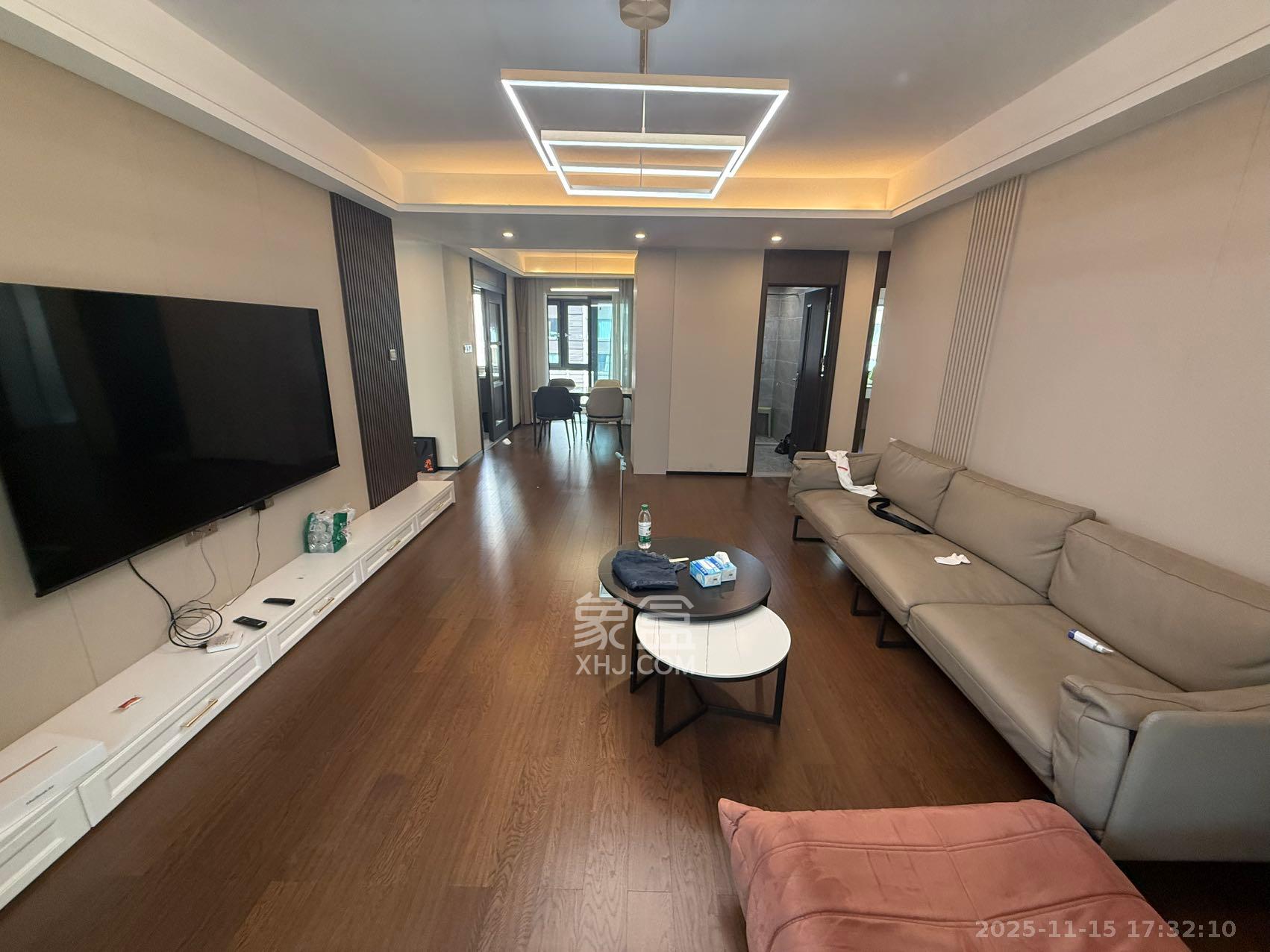 中梁云麓传奇  3室2厅2卫    3000.0元/月室内图