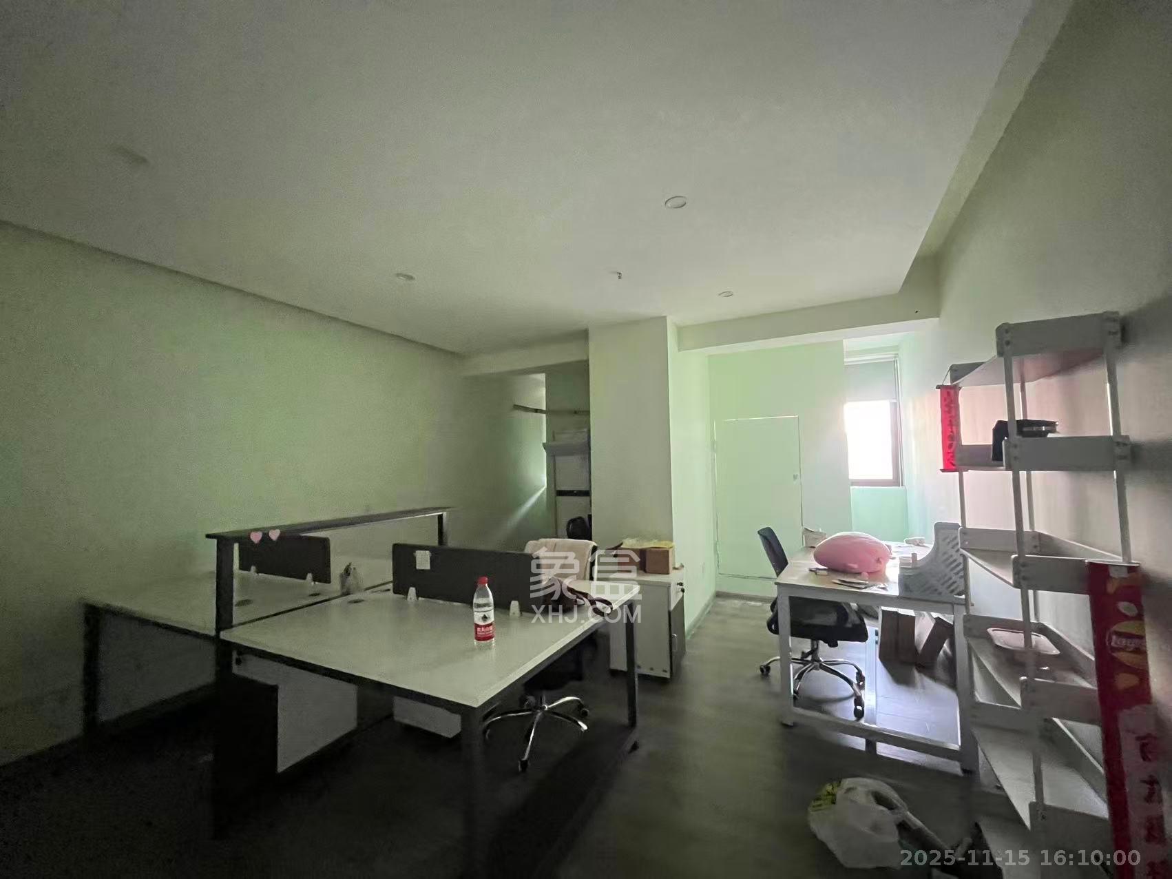 东友星座  1室1厅1卫    13000.0元/月室内图