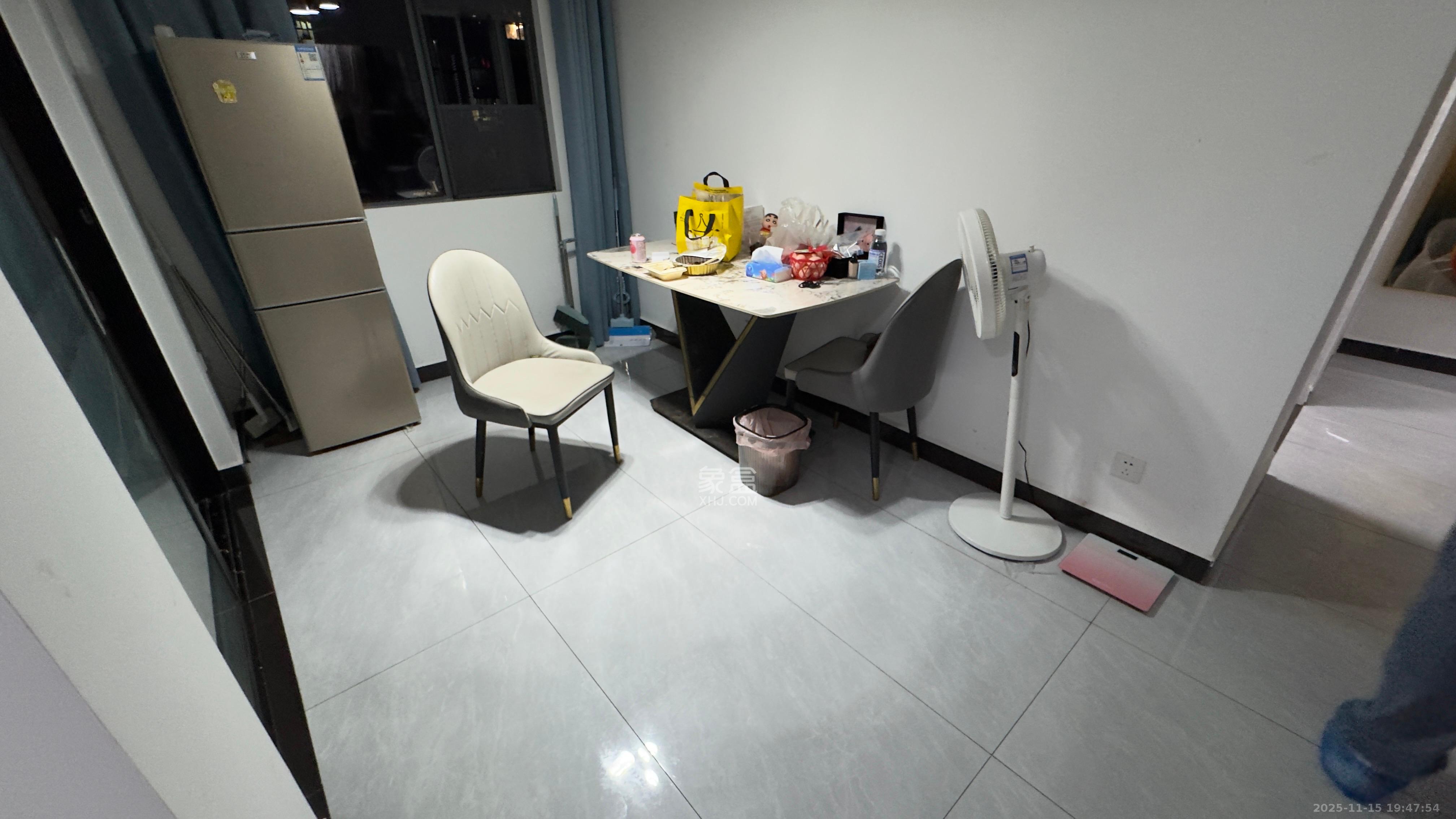 荣盛花语书苑  4室2厅1卫    3800.0元/月