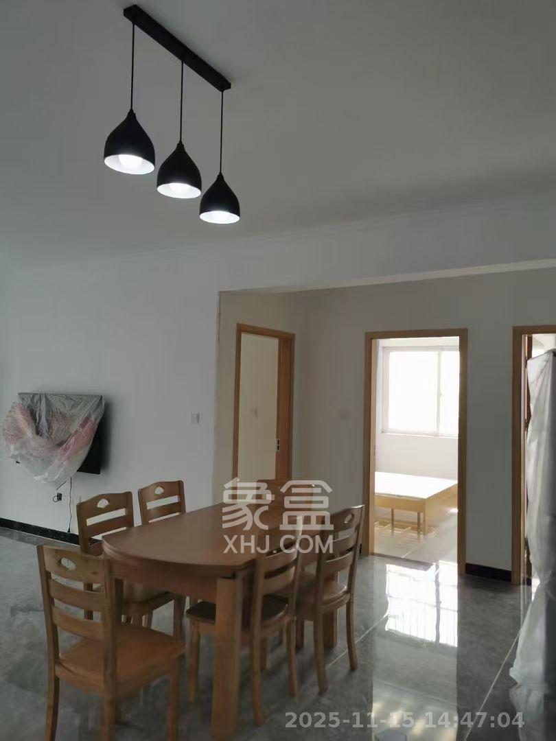 和润园一、二期  3室2厅1卫    2000.0元/月室内图