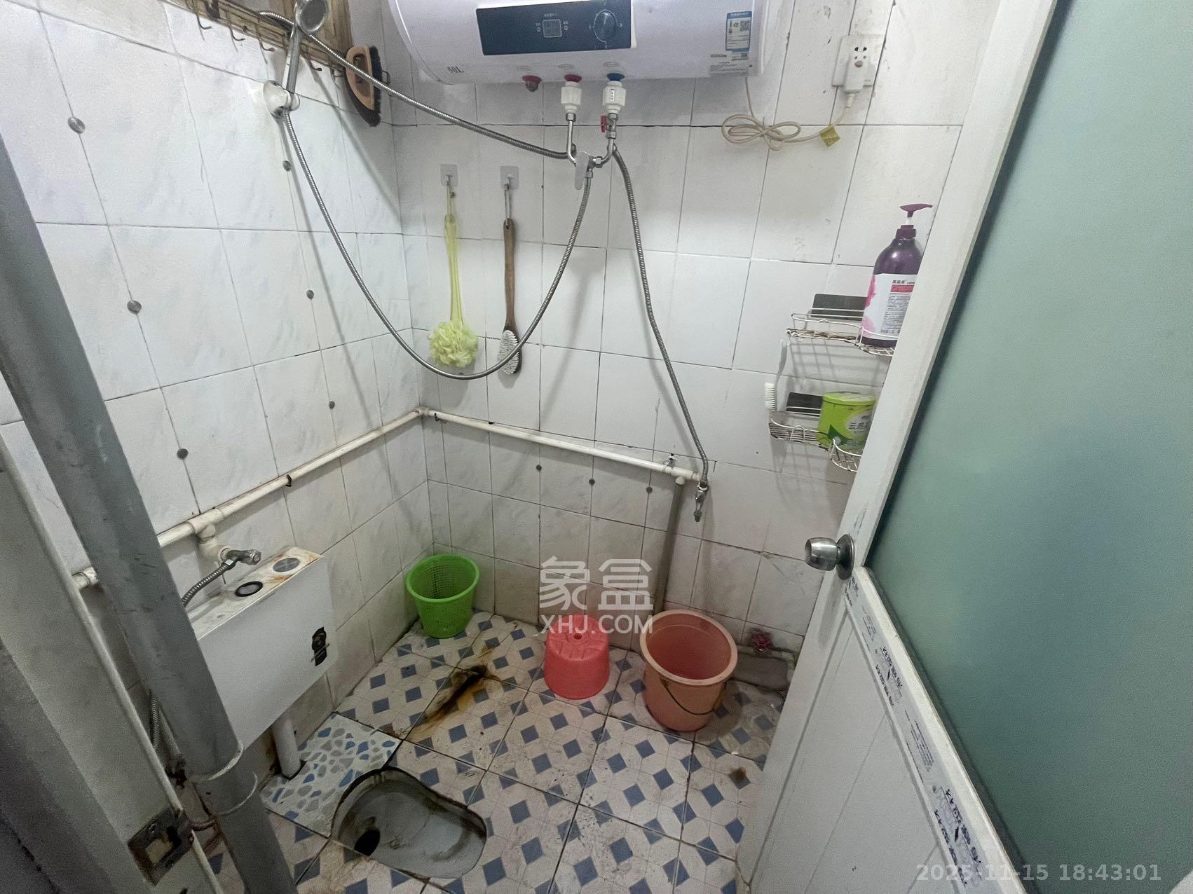 学宫街散盘  1室0厅0卫    2400.0元/月室内图