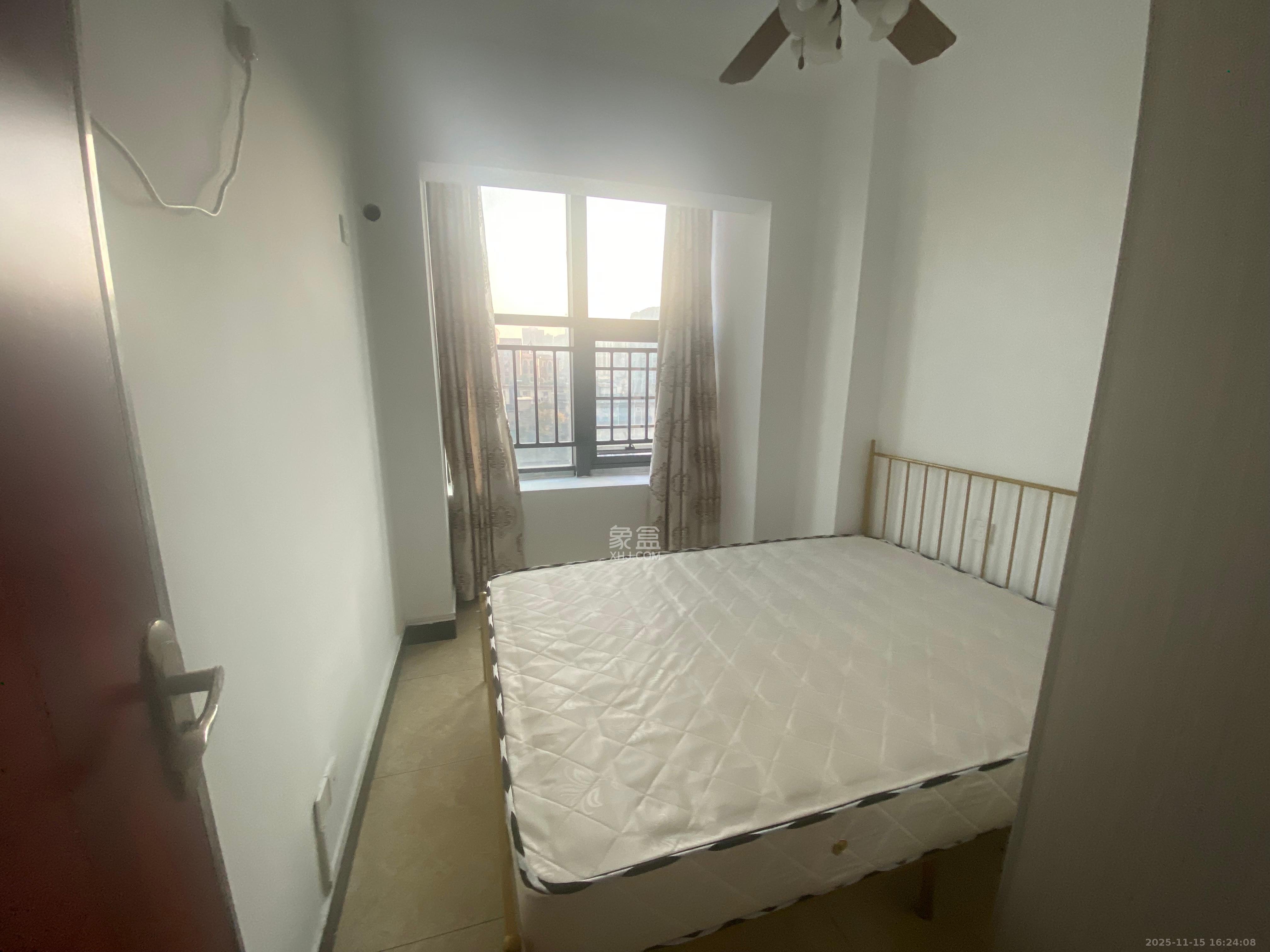 蓝湾国际广场  2室1厅1卫    2300.0元/月室内图