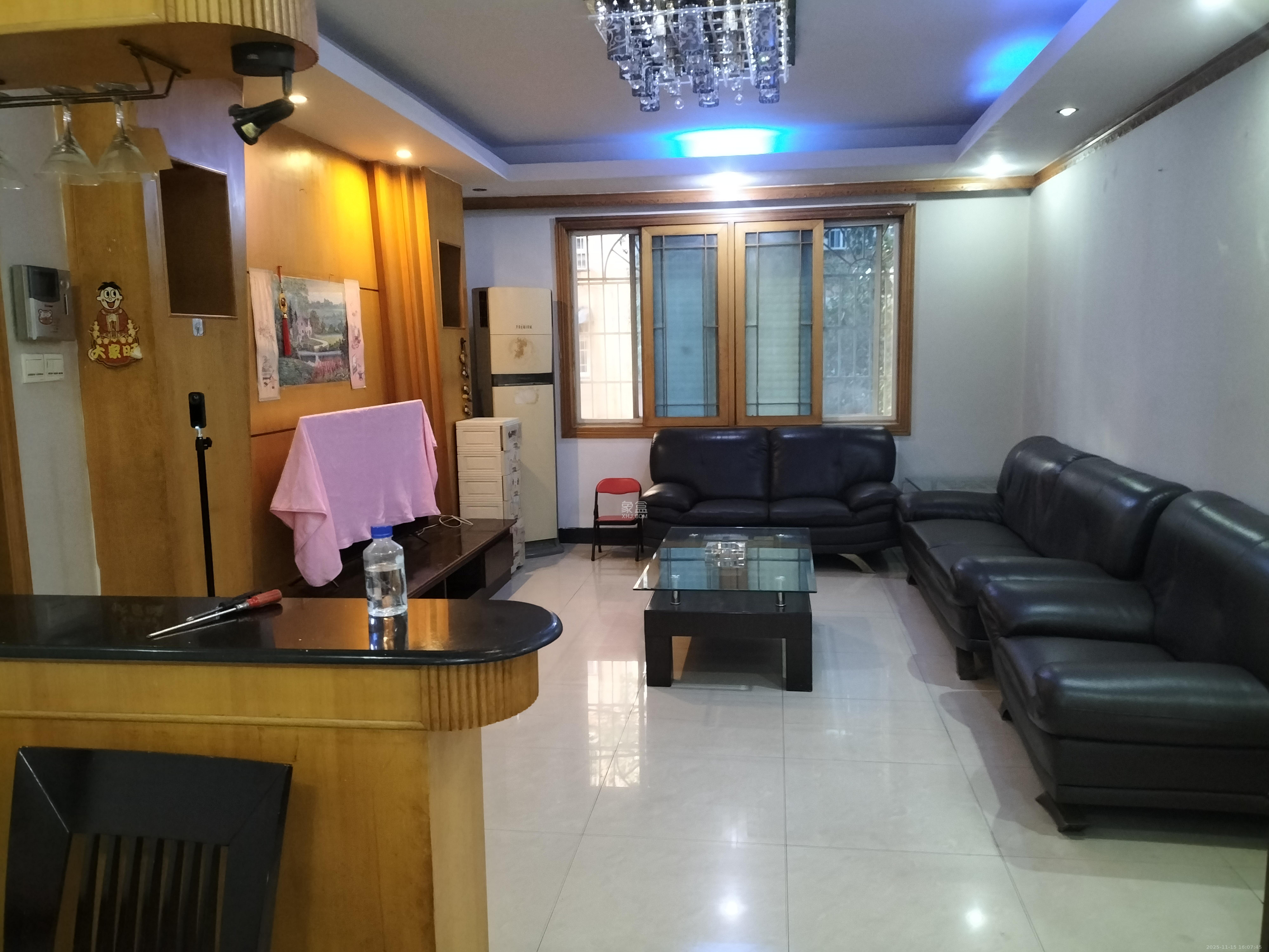 白沙苑  3室2厅2卫    2000.0元/月室内图