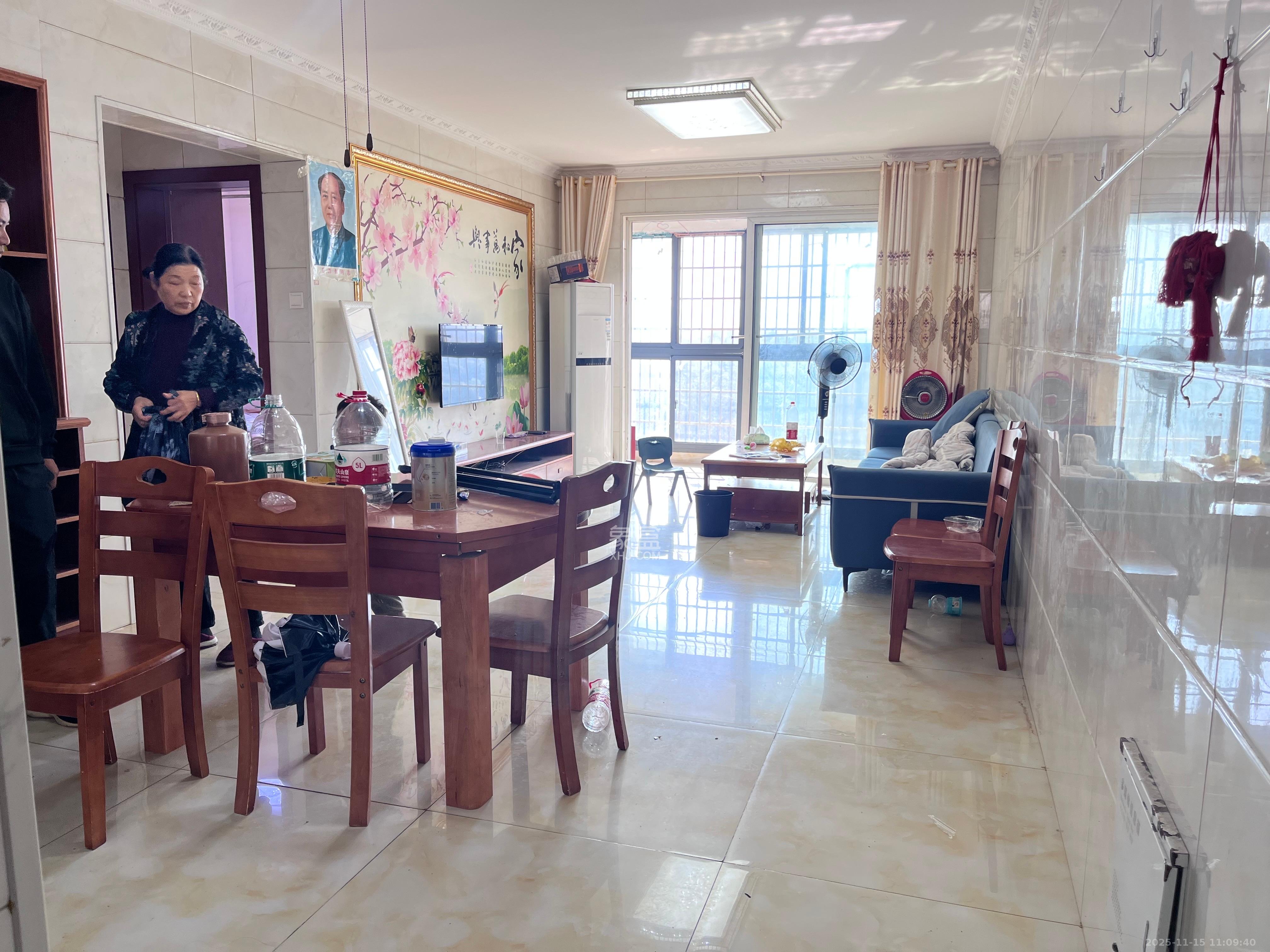 桥头家苑一期  2室2厅1卫    1600.0元/月室内图